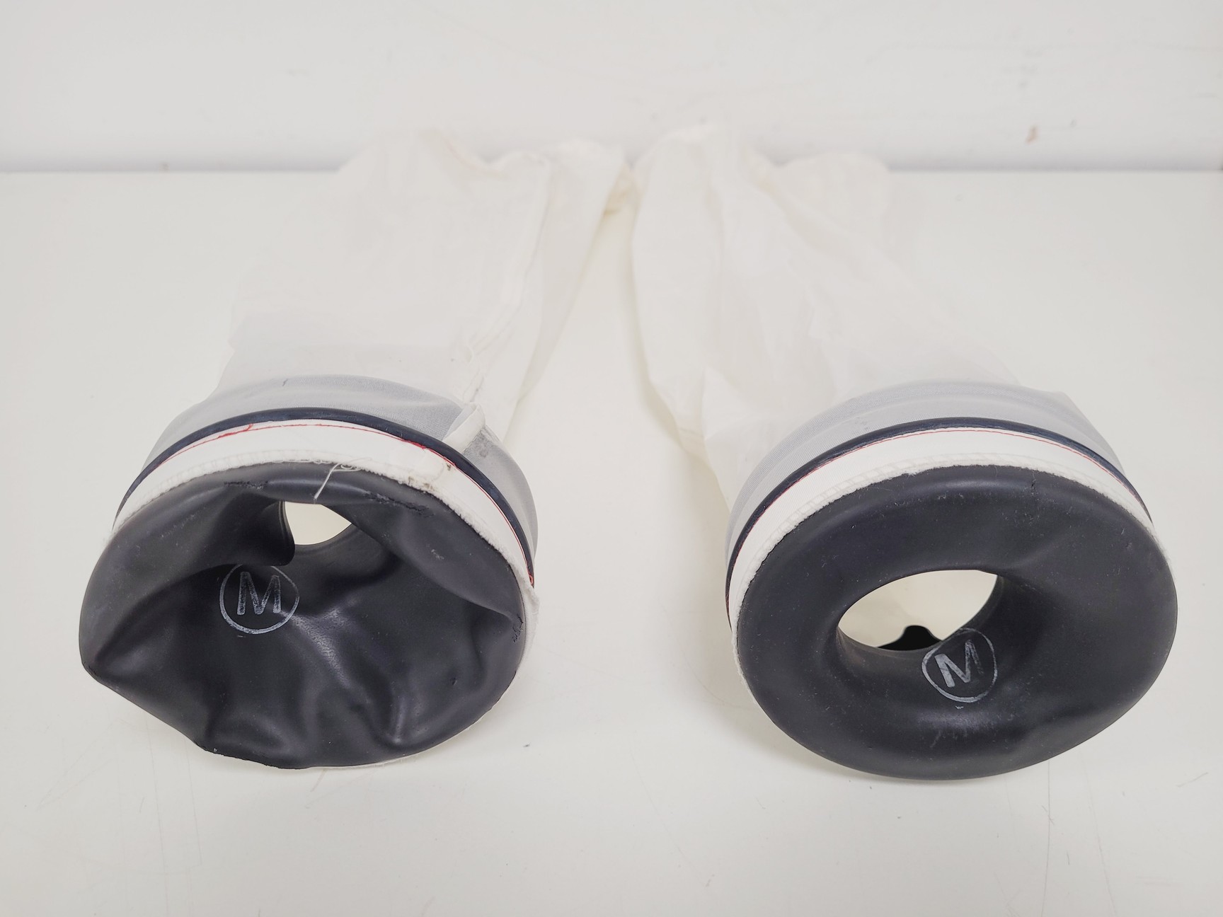 Image of Baker Ruskinn BUGBOX Anaerobic Cabinet Lab