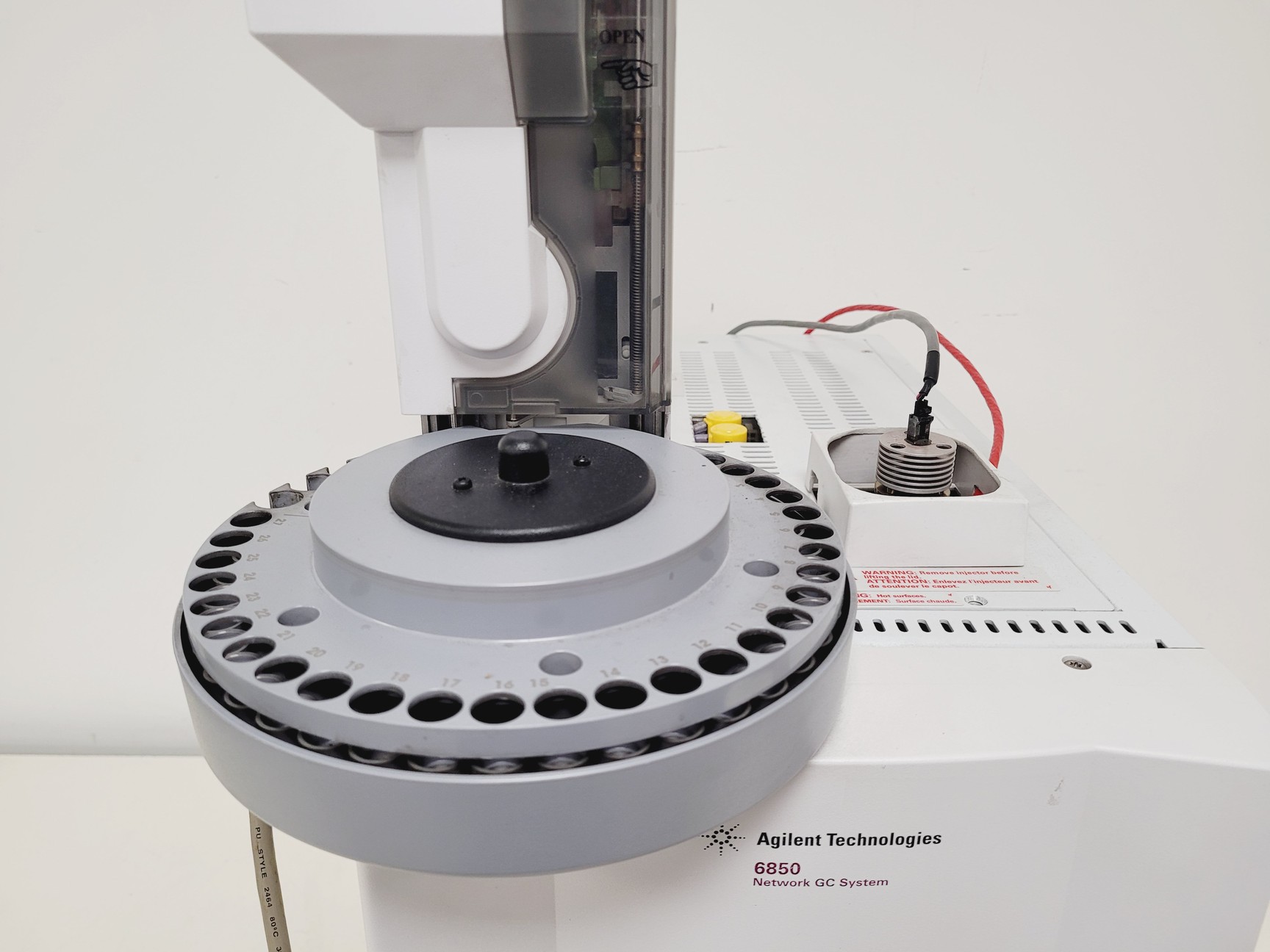 Image of Agilent 6850 Network GC System With 6850 Series Auto Sampler