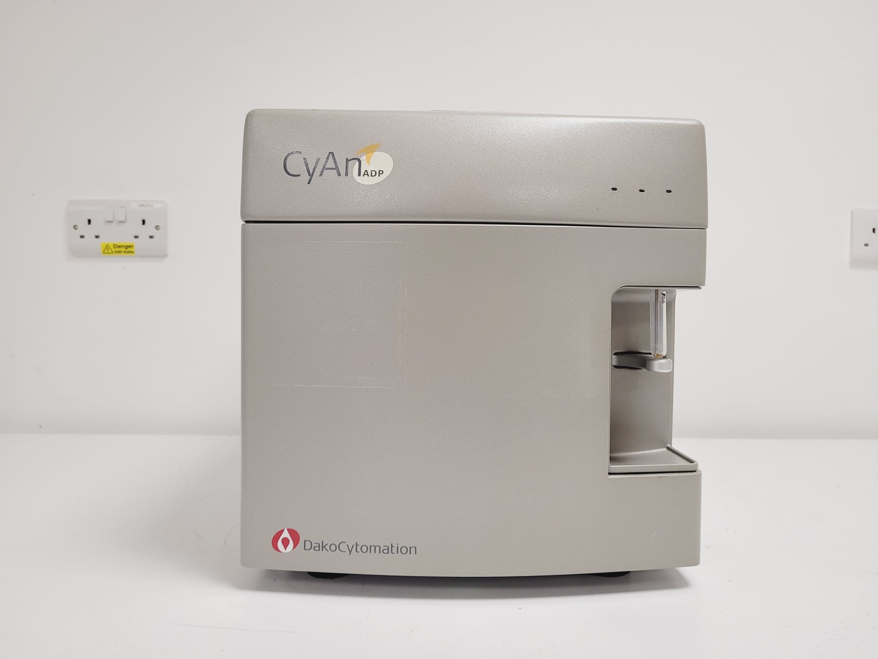 Image of DakoCytomation CyAn ADP Flow Cytometer