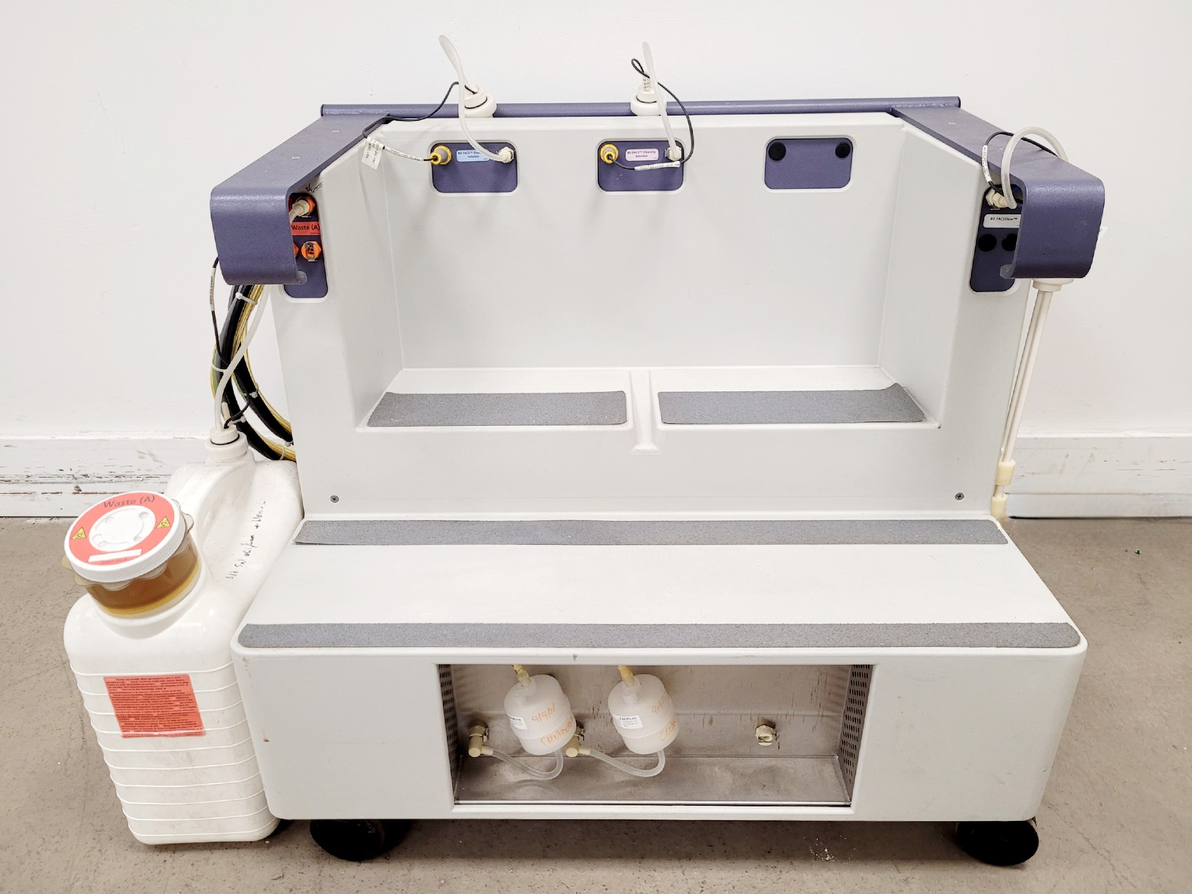 Image of BD FACSCanto II Flow Cytometer with Fluidics Cart Lab