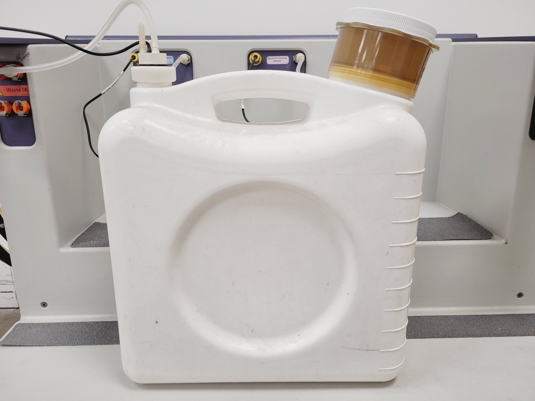 Image of BD FACSCanto II Flow Cytometer with Fluidics Cart Lab