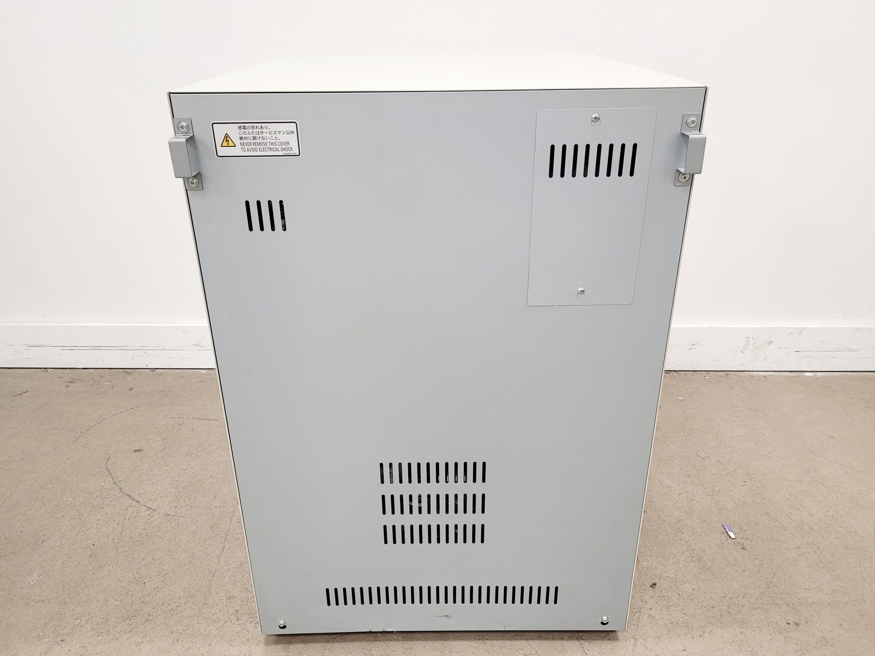 Image of Panasonic MCO-170AICUVH-PE IncuSafe CO2 Incubator Lab