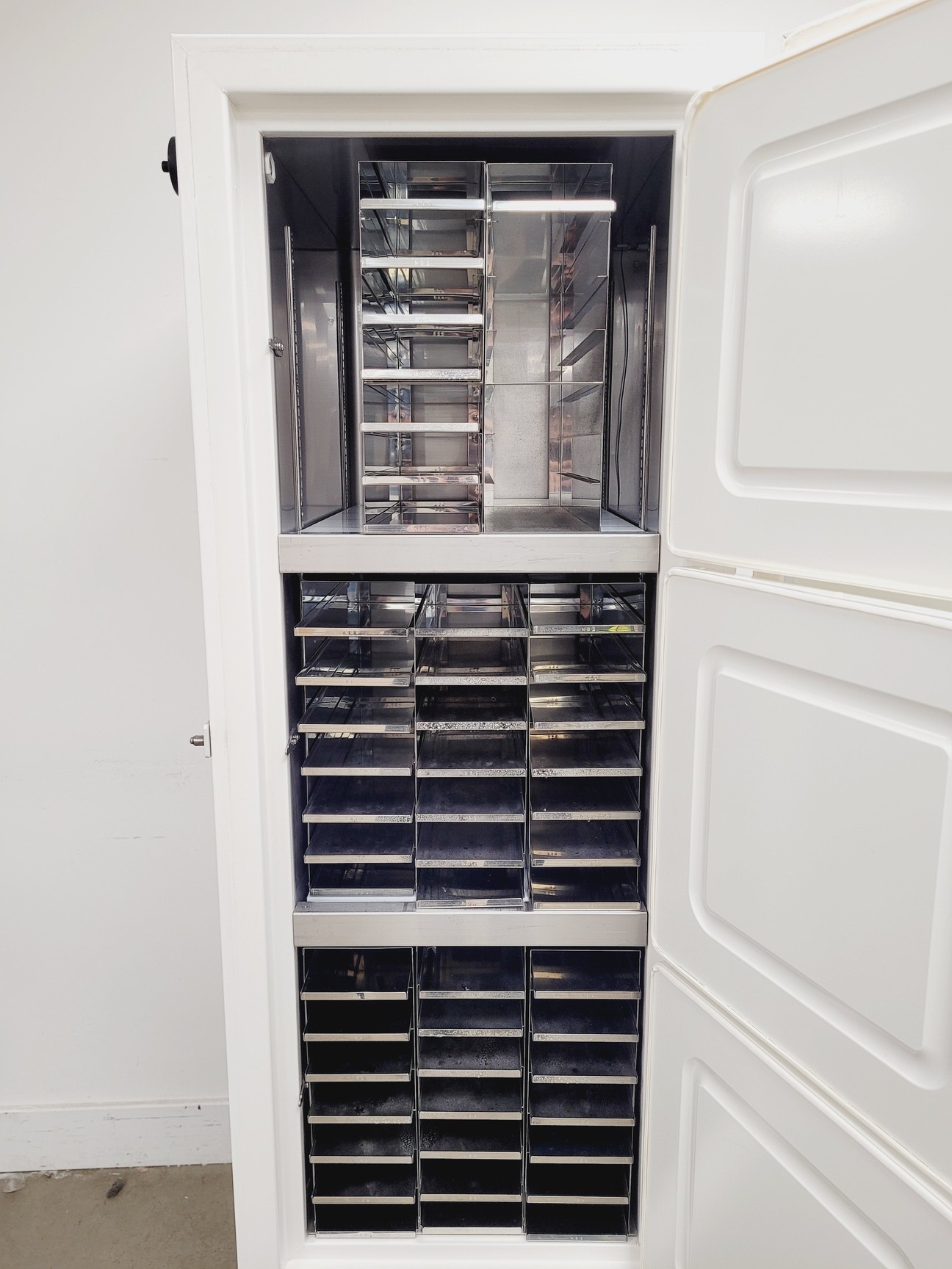 Image of New Brunswick Scientific U360 -86 Ultra Low Temperature Freezer