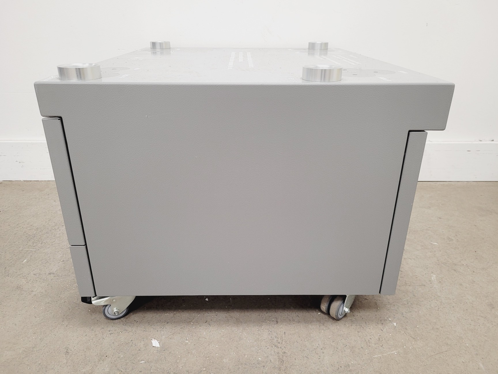 Image of  Eppendorf Mobile Centrifuge Table Model 5821