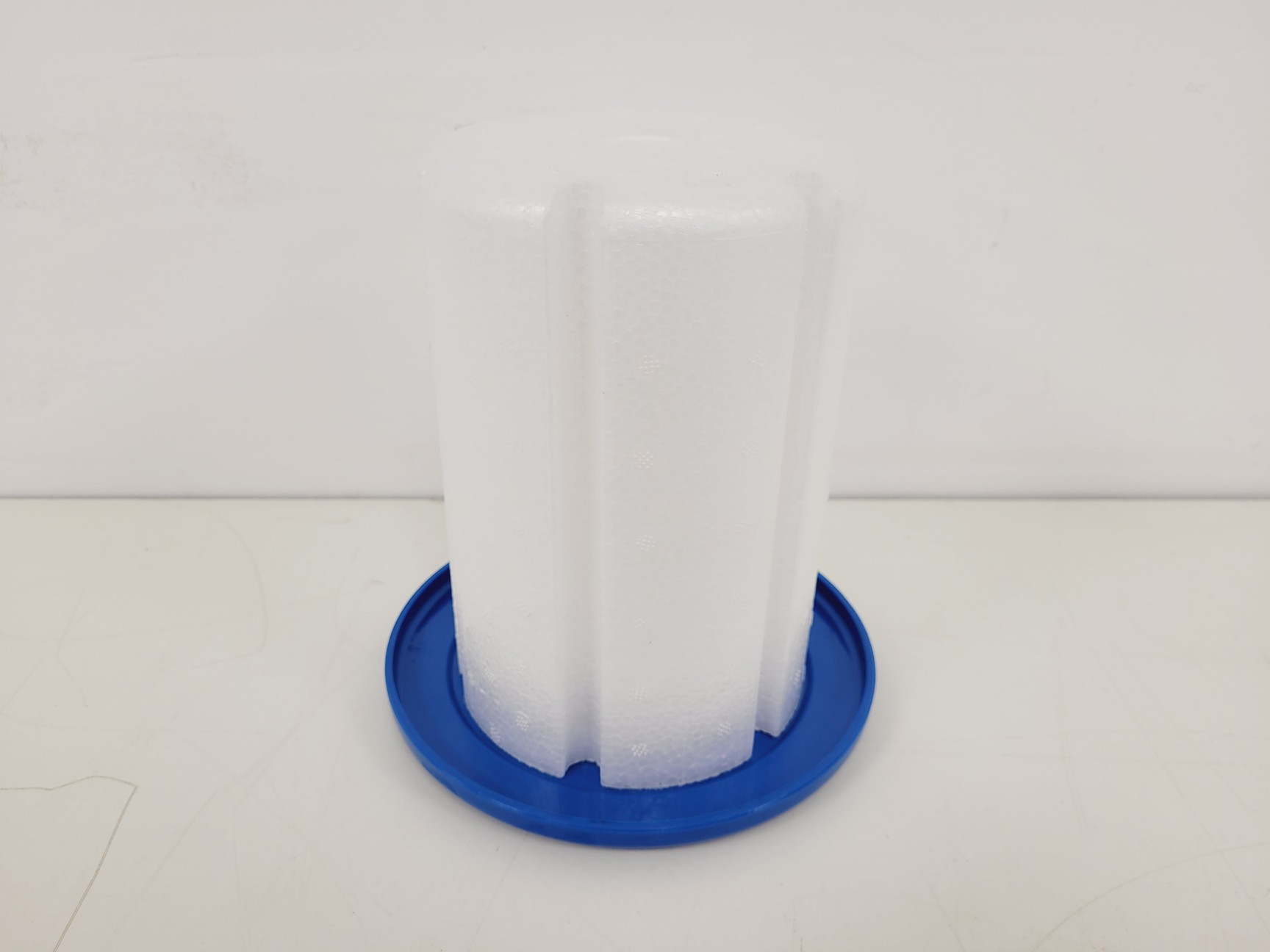 Image of Haier Biomedical YDS-50B-125 Liquid Nitrogen Biological Dewar w/ Sample Racks