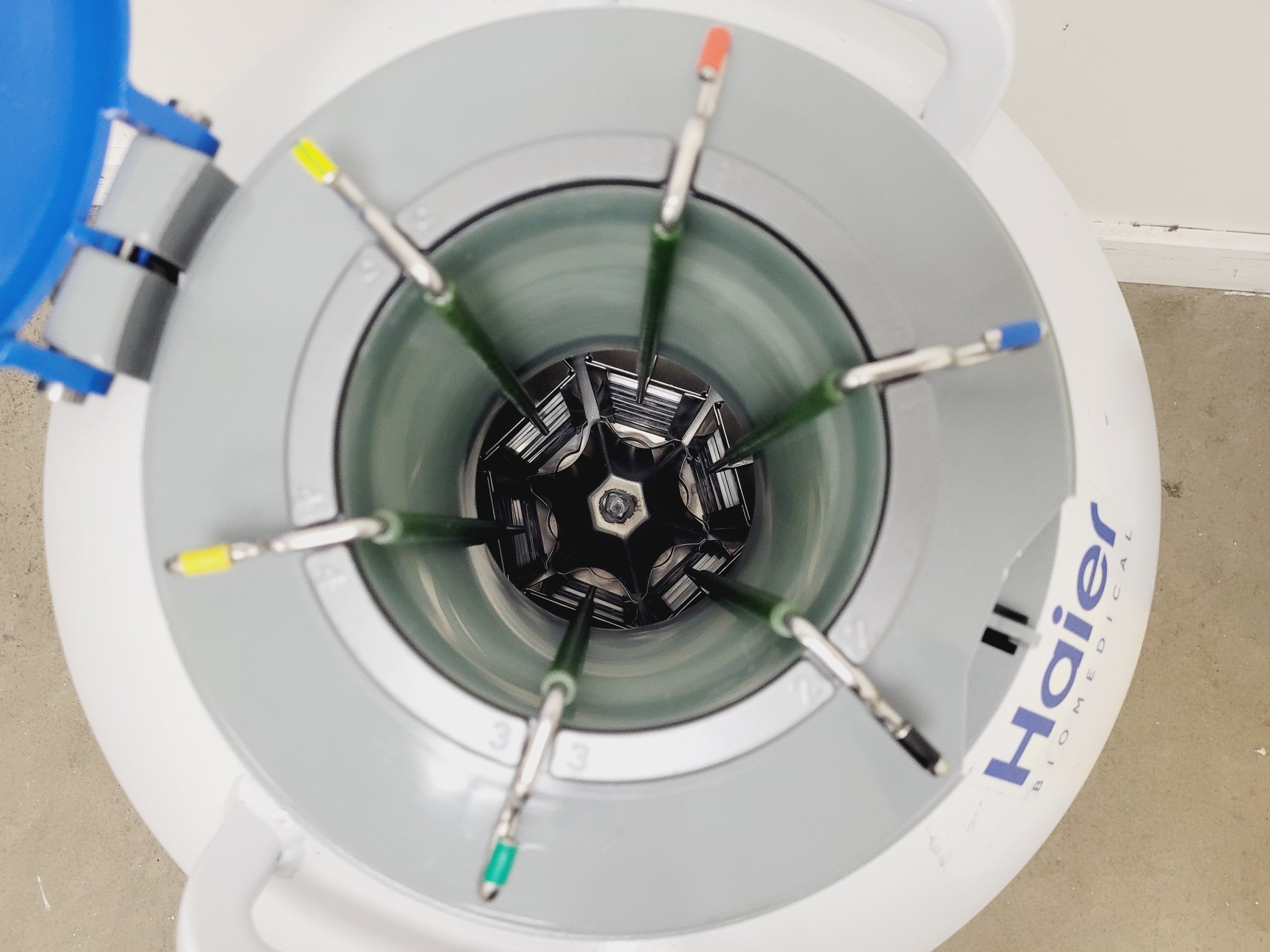 Image of Haier Biomedical YDS-50B-125 Liquid Nitrogen Biological Dewar w/ Sample Racks