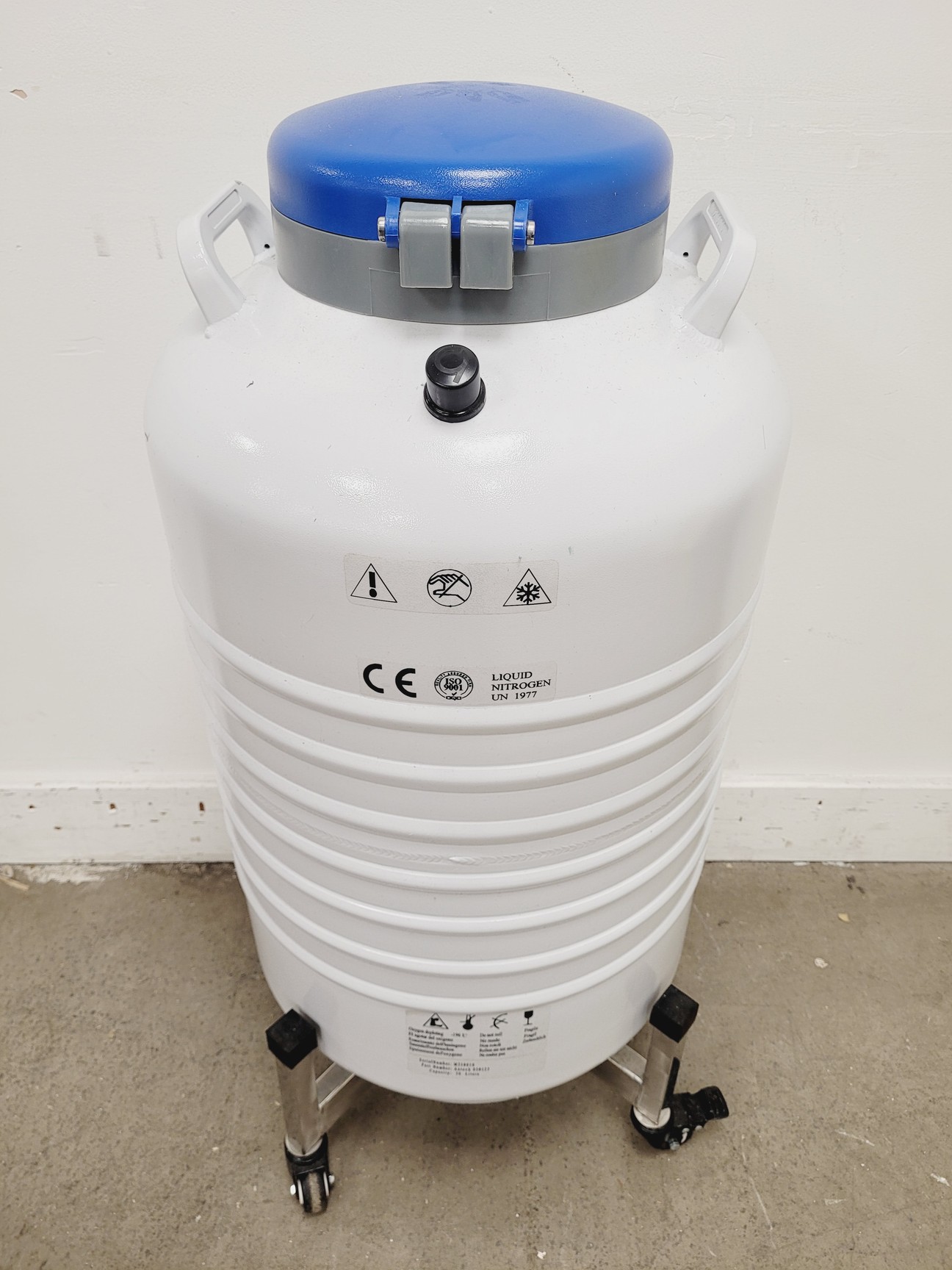 Image of Antech Scientific CryoMaster 900 Liquid Nitrogen Cryogenic Storage Dewar