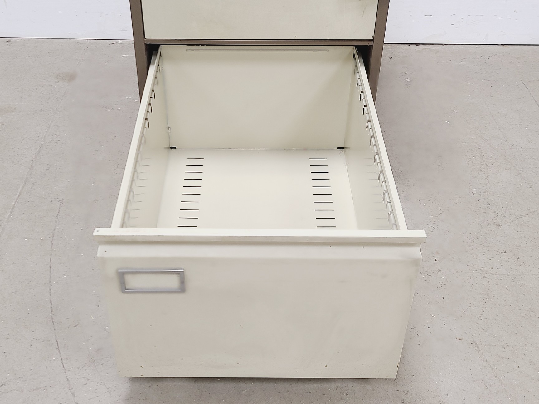 Image of Roneo Vickers Metal 2 Drawer Filing Cabinet 63x47x70 cm