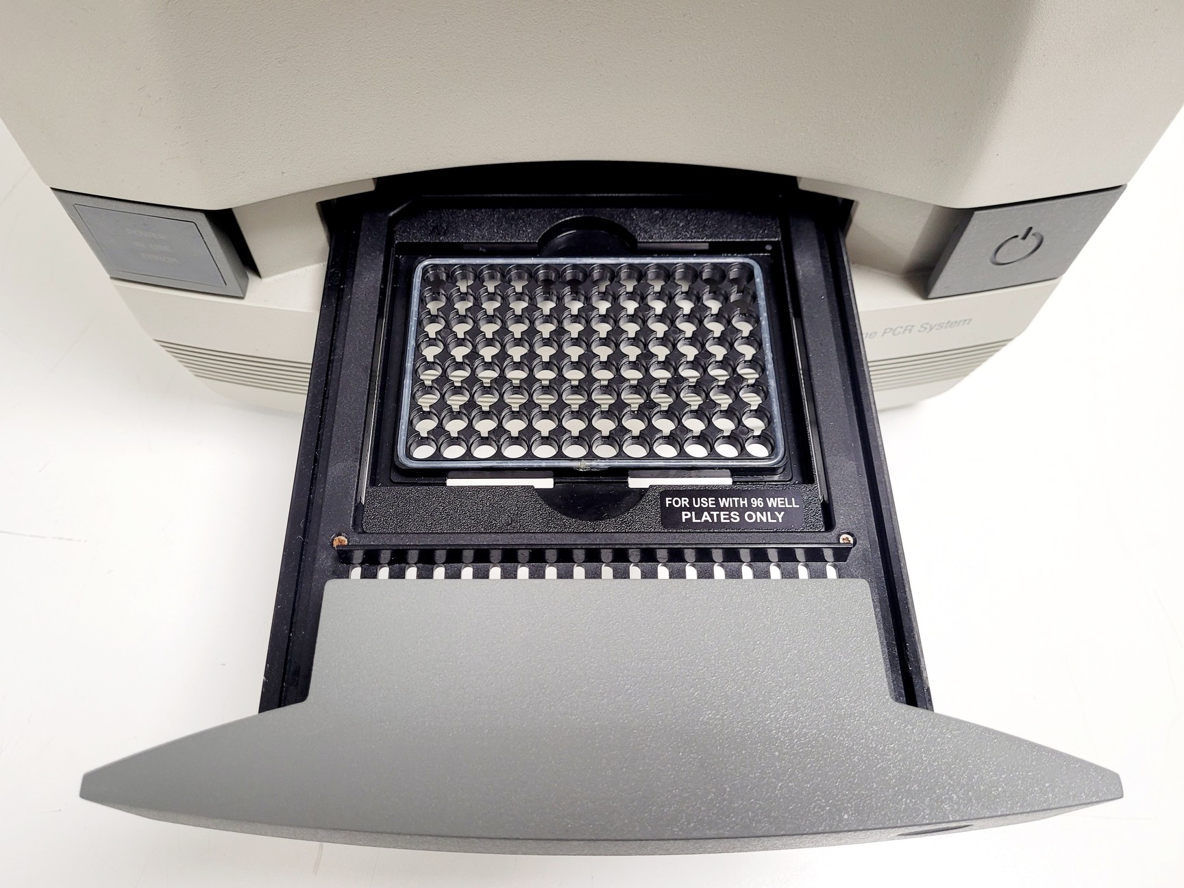 Image of Applied Biosystems 7500 R-T Real-Time PCR machine 96 Well 