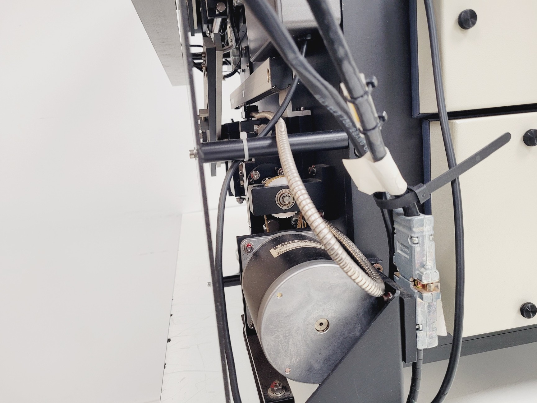Image of Dilor XY-800 Double Monochromator Spectrometer w/ Nitrogen Cooled CCD Detector 