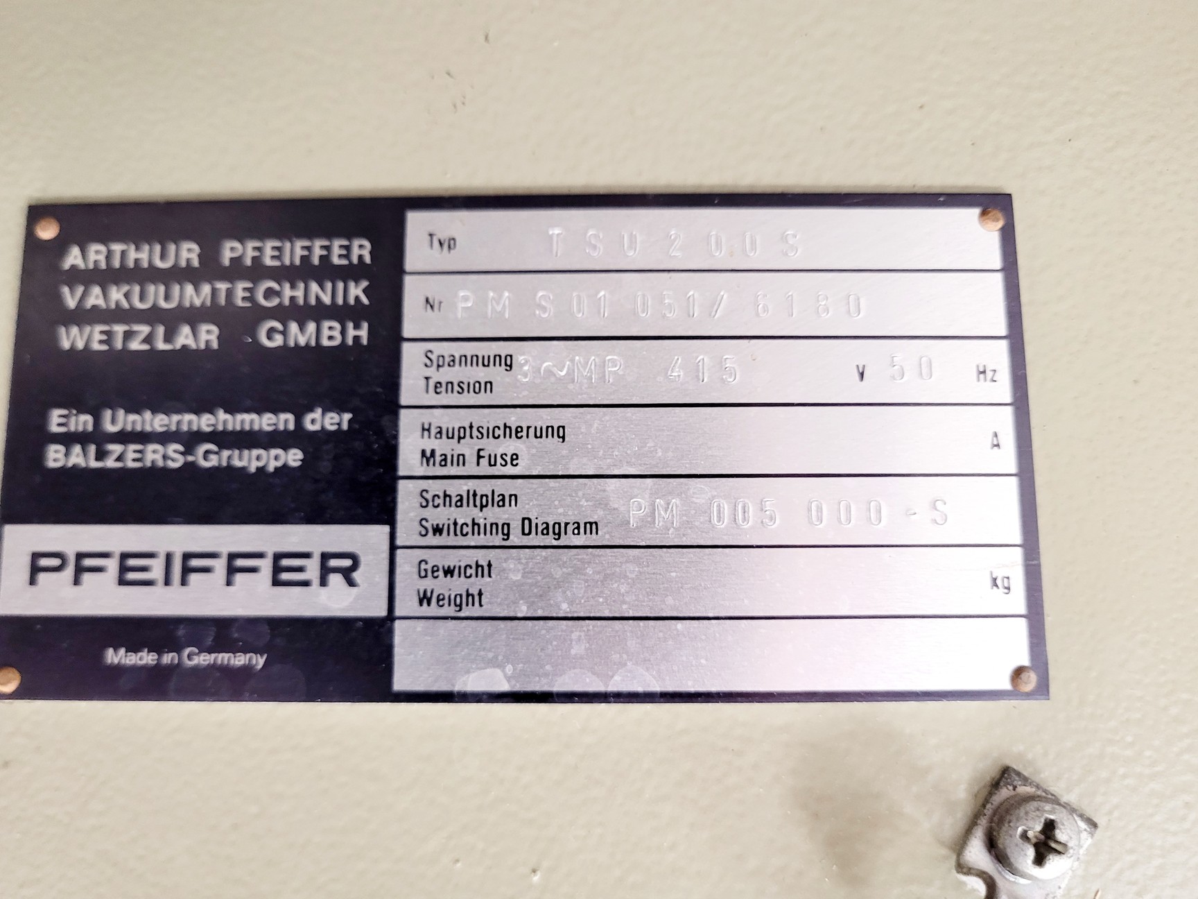 Image of  Perkin-Elmer Ion Pump w/ Built-in Titanium Sublimation Pump