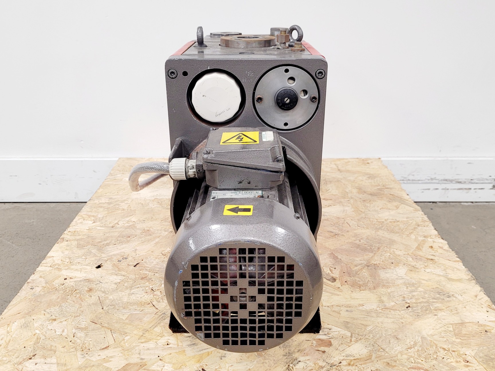 Image of Edwards E2M40 Vacuum Pump 60 kg 