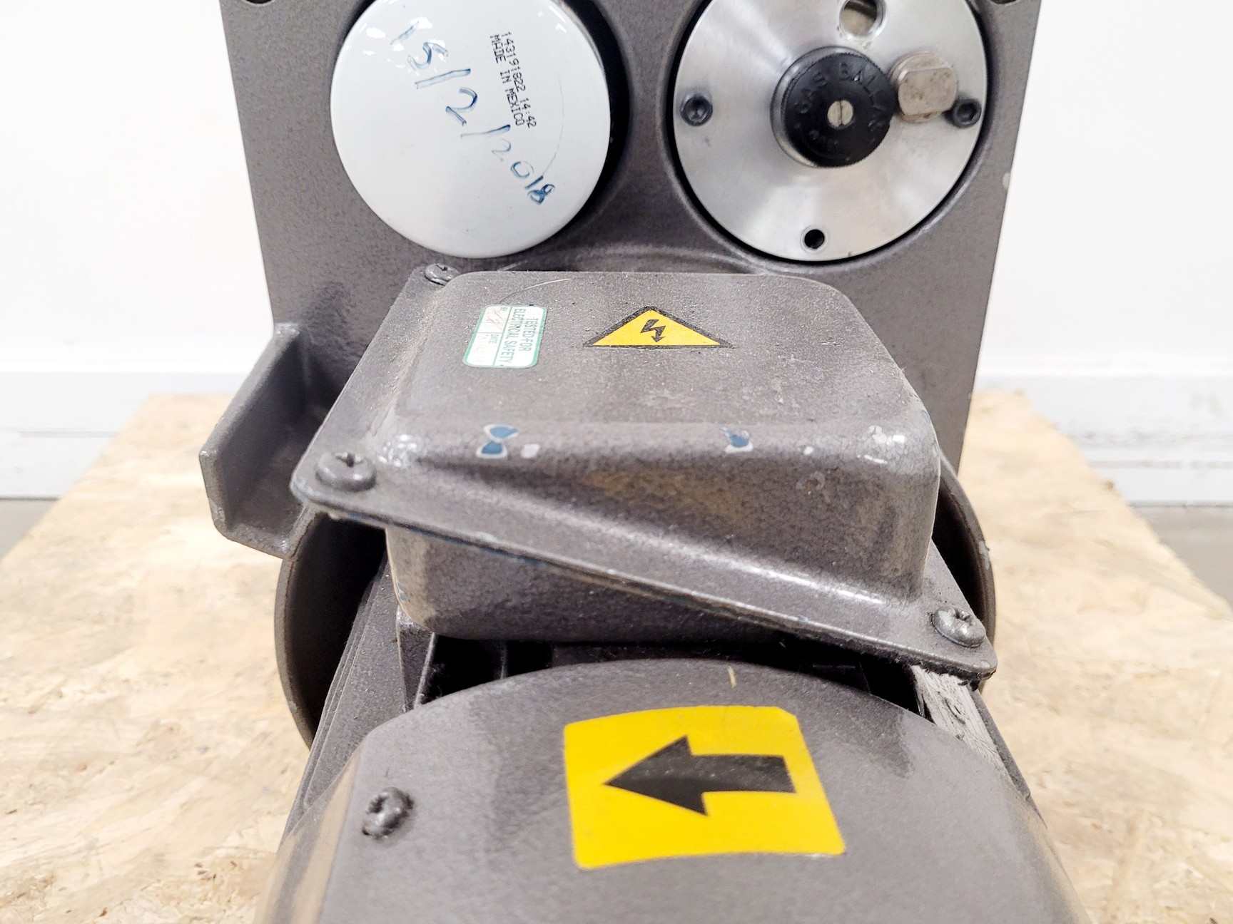 Image of Edwards E2M40 Vacuum Pump