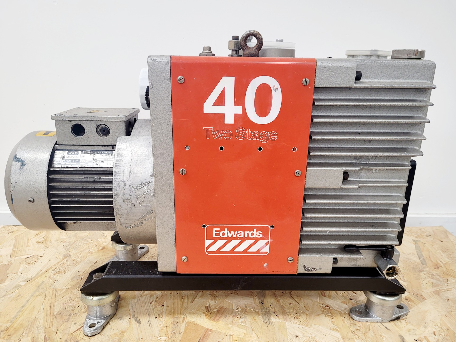 Image of Edwards E2M40 Vacuum Pump