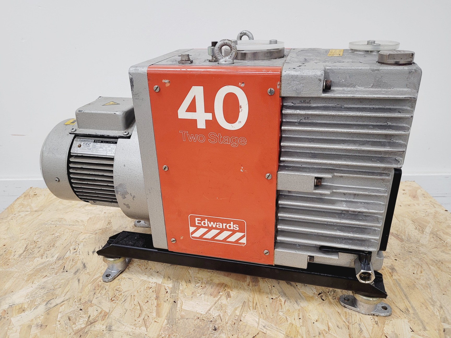 Image of Edwards E2M40 Vacuum Pump 60kg 