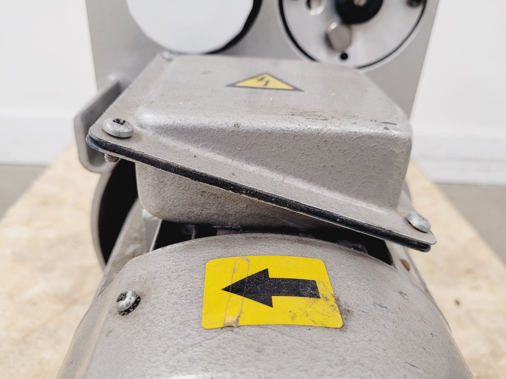 Image of Edwards E2M40 Vacuum Pump 60kg 