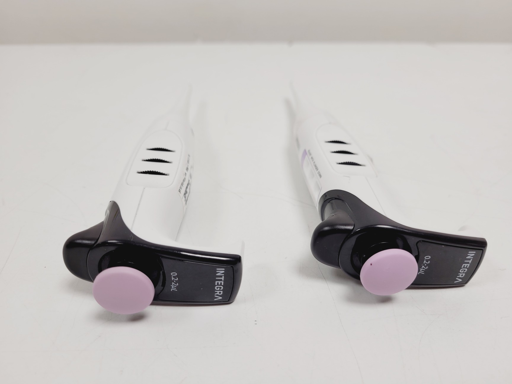 Image of Job Lot of 43 x EVOLVE Integra Pipettes (0.2-2ul - 500-5000ul) w/ 5 x Stand Lab