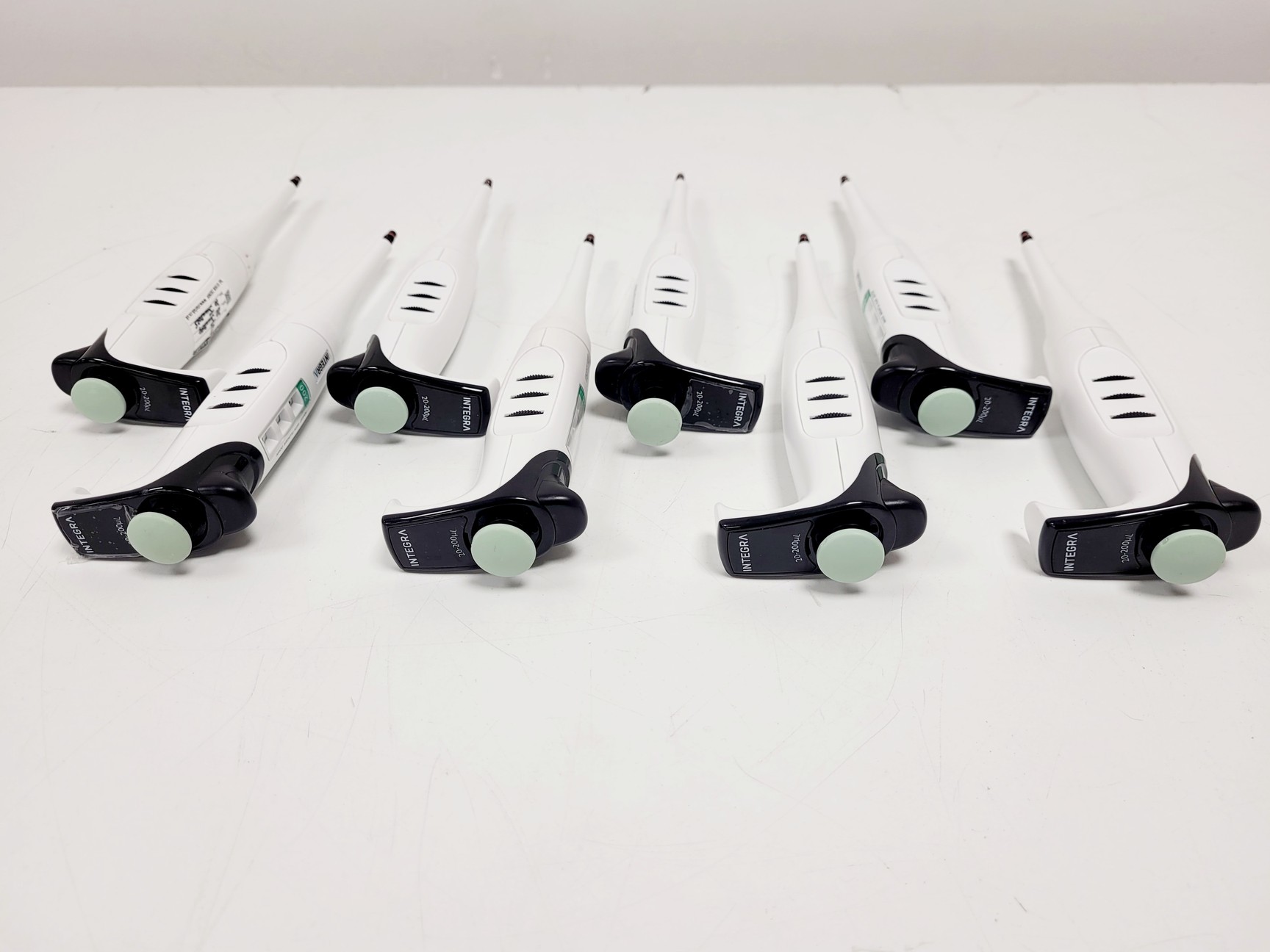 Image of Job Lot of 43 x EVOLVE Integra Pipettes (0.2-2ul - 500-5000ul) w/ 5 x Stand Lab