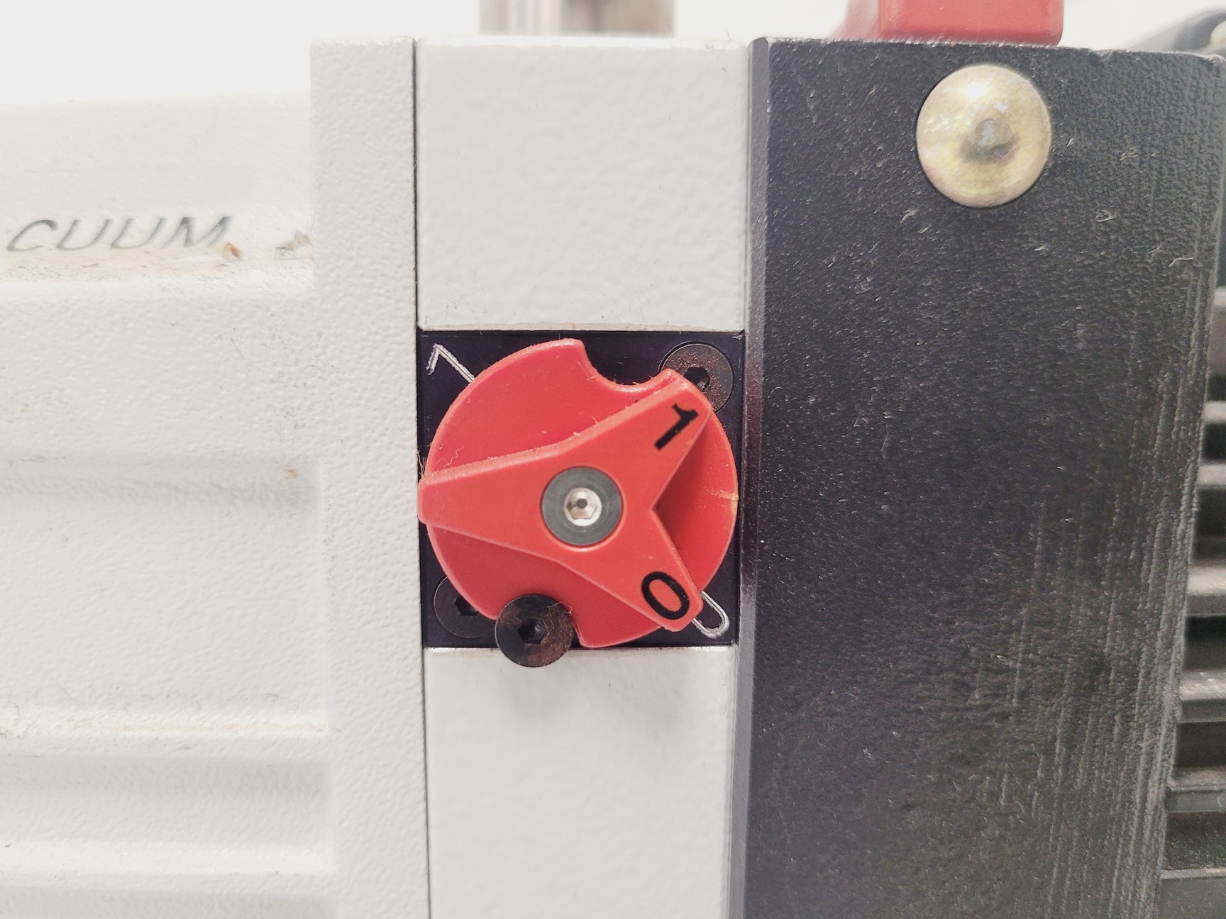 Image of Pfeiffer Duo 2.5 Rotary Vane Vacuum Pump 