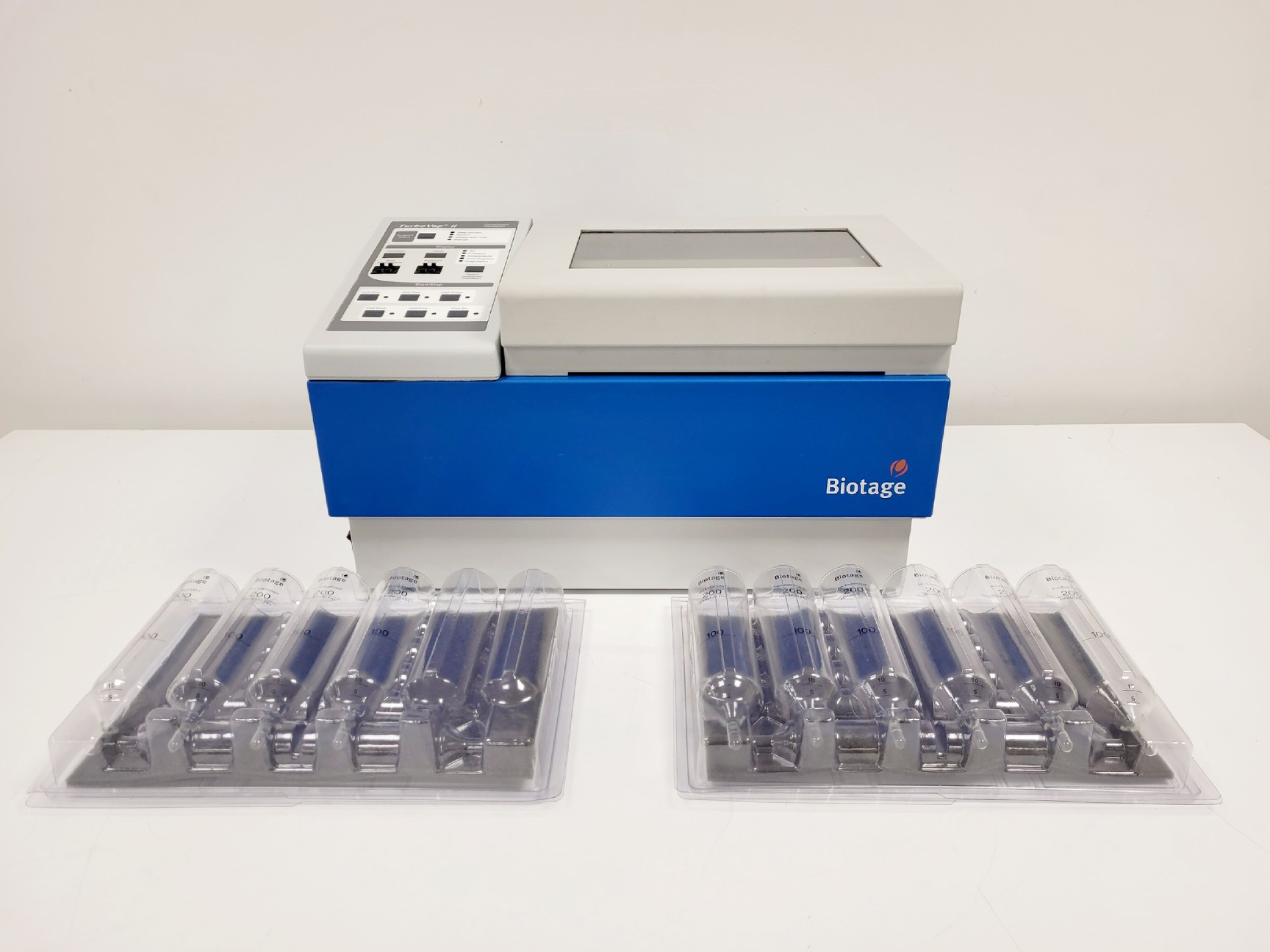 Image of Biotage TurboVap II Sample Evaporator & 10x 200ml Biotage Tubes Lab