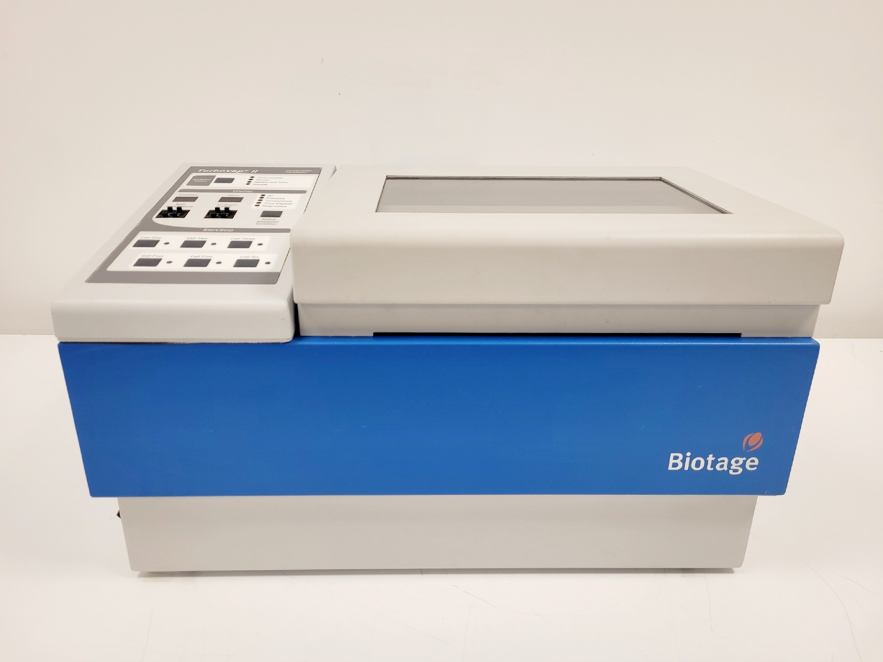 Image of Biotage TurboVap II Sample Evaporator & 10x 200ml Biotage Tubes Lab