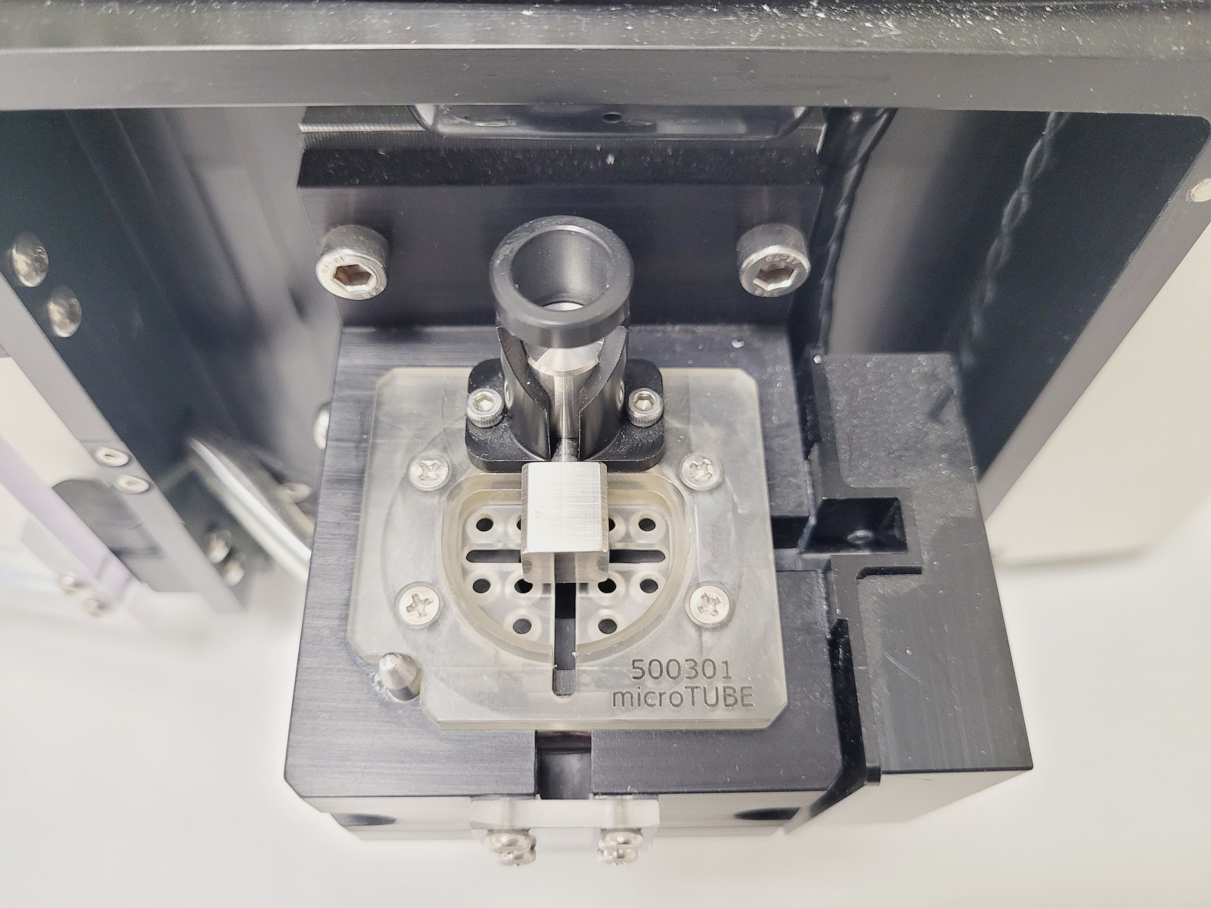 Image of Covaris M220 Focused-Ultrasonicator w/ Notebook & SonoLab 7.1 Software Lab