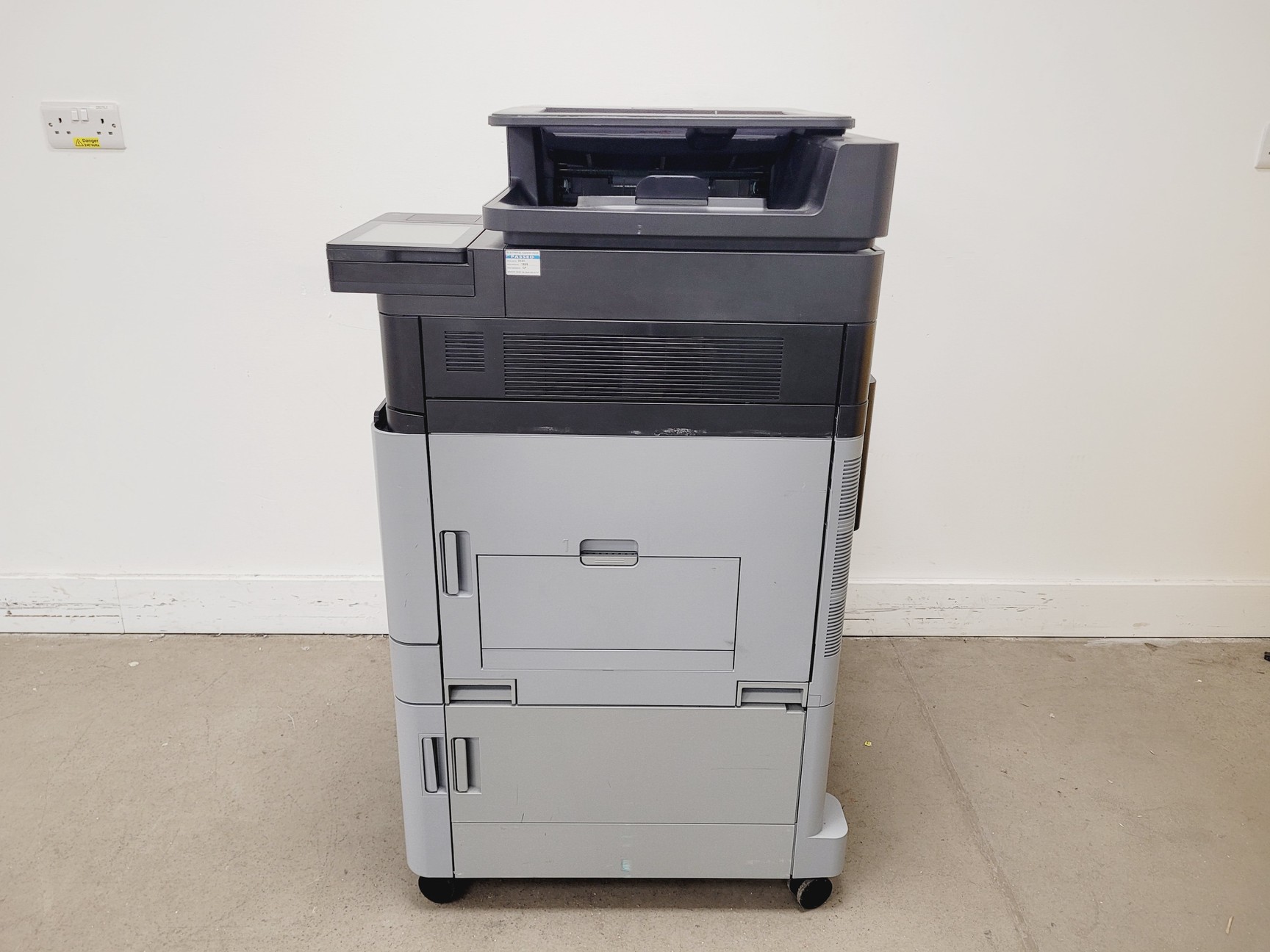 Image of HP Colour Laser Jet Flow MFP M880 Series Printer