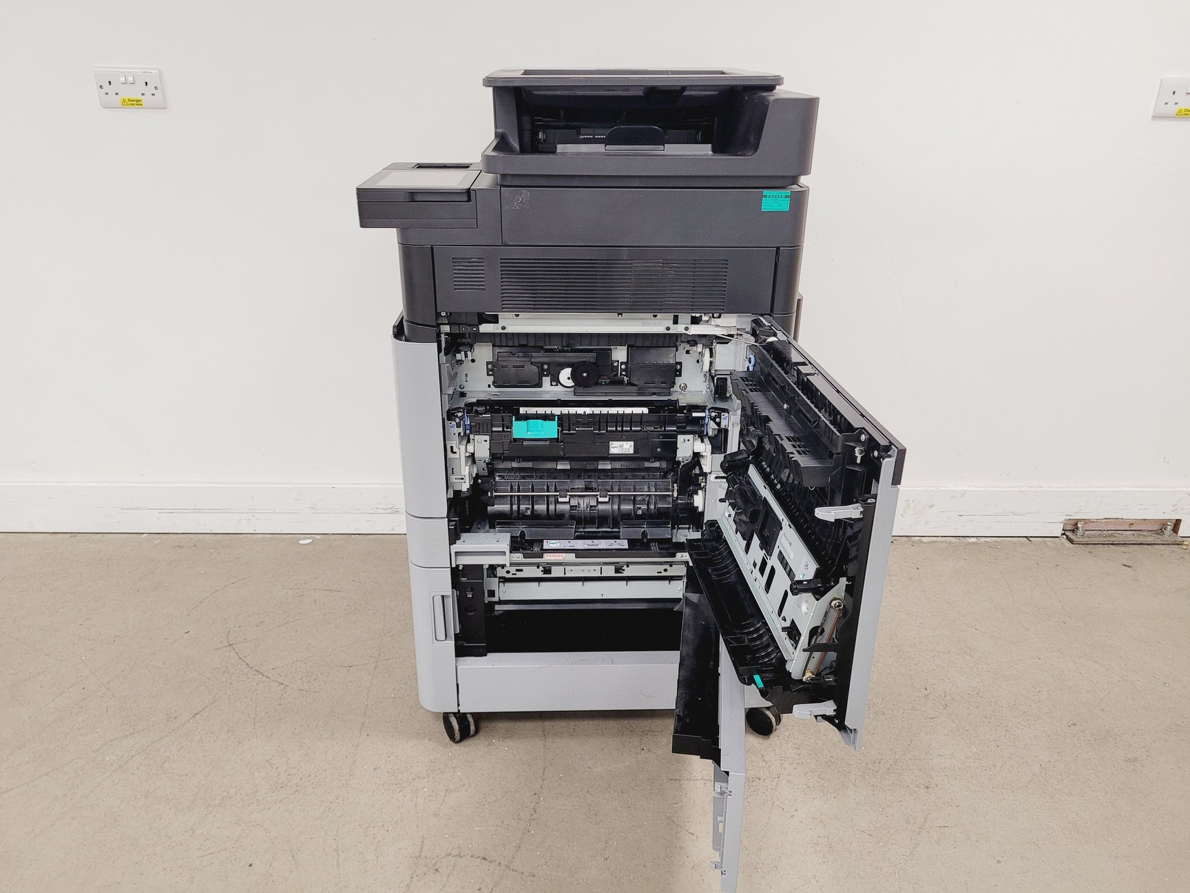 Image of HP Colour Laser Jet Flow MFP M880 Series Printer