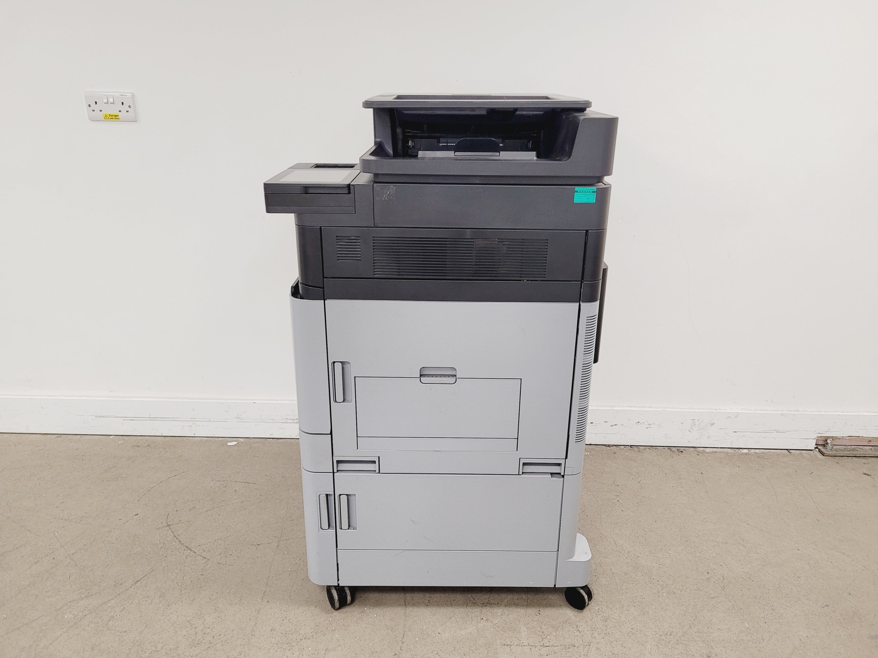 Image of HP Colour Laser Jet Flow MFP M880 Series Printer