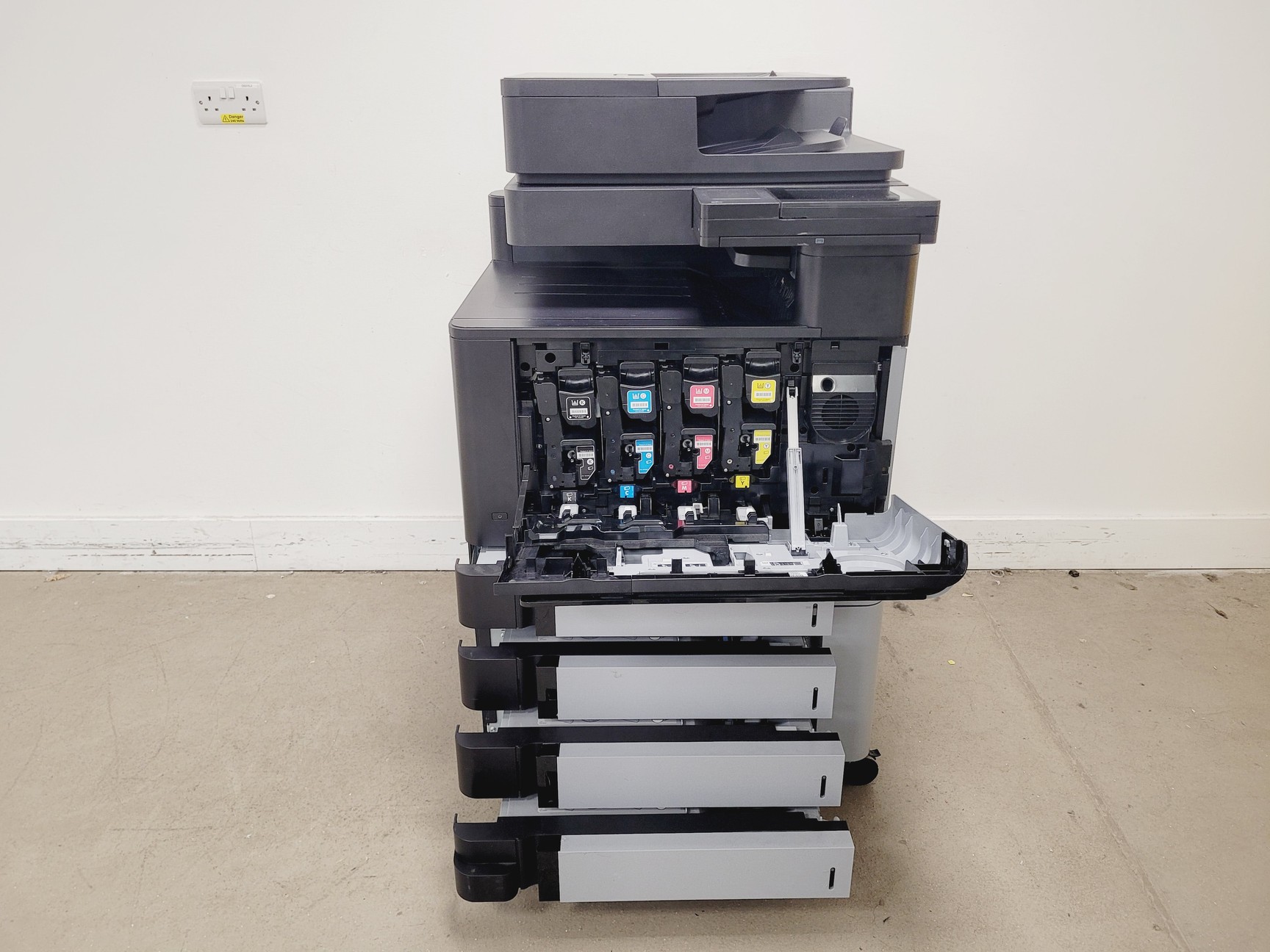 Image of HP Colour Laser Jet Flow MFP M880 Series Printer