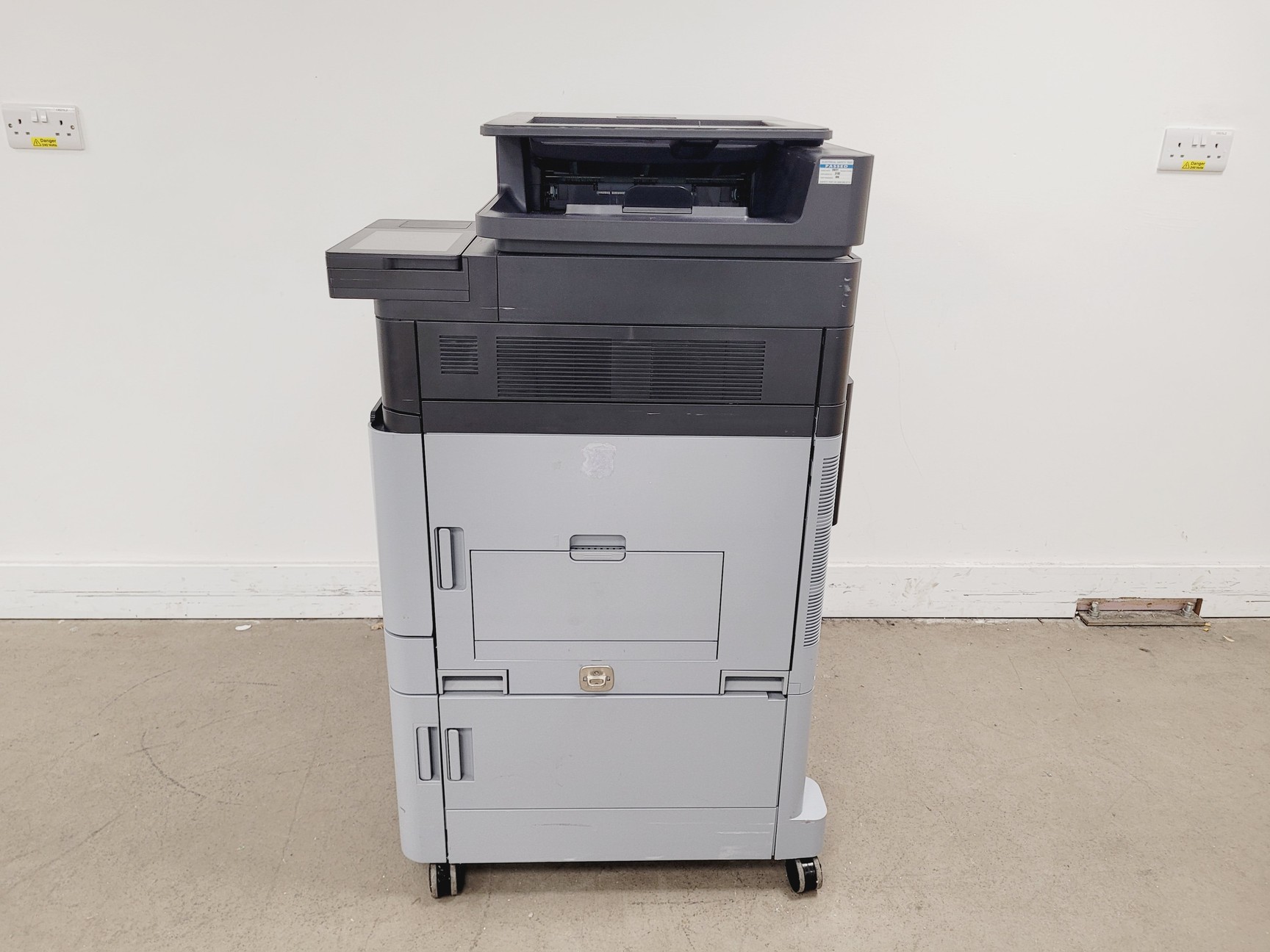 Image of HP Colour Laser Jet Flow MFP M880 Series Printer
