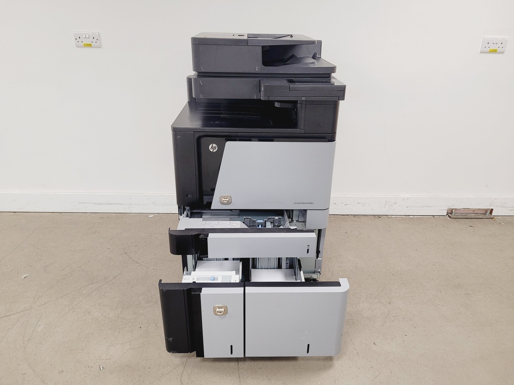 Image of HP Colour Laser Jet Flow MFP M880 Series Printer