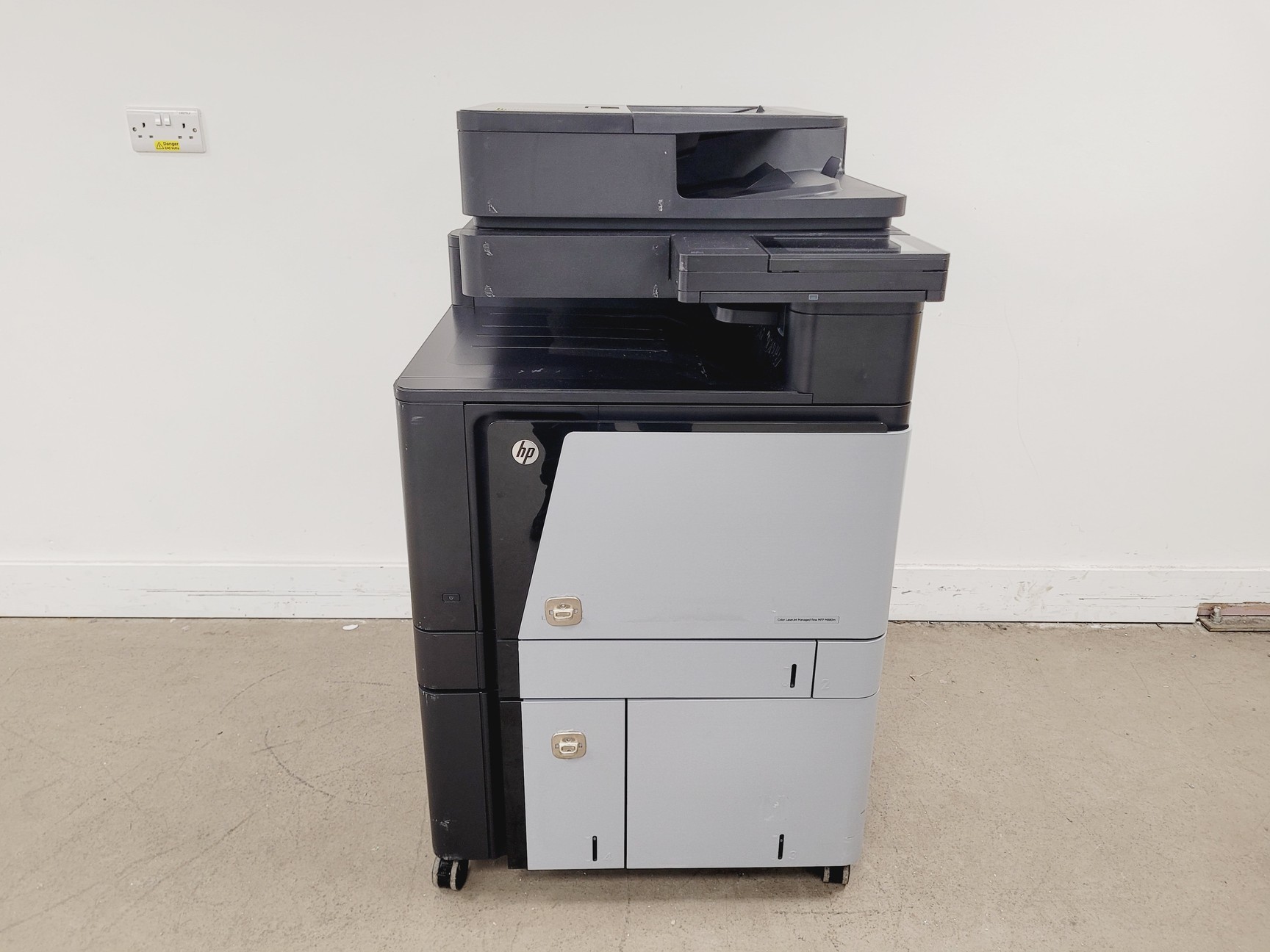 Image of HP Colour Laser Jet Flow MFP M880 Series Printer