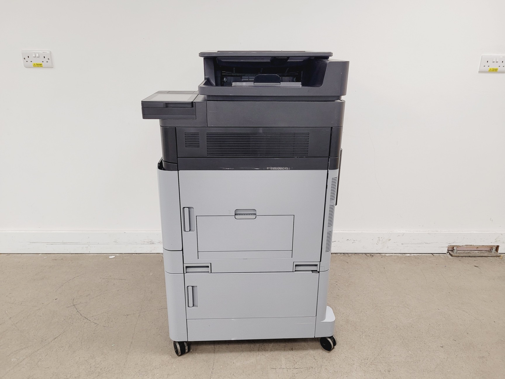 Image of HP Colour Laser Jet Flow MFP M880 Series Printer