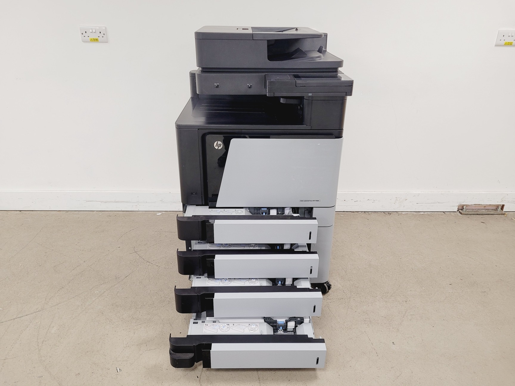 Image of HP Colour Laser Jet Flow MFP M880 Series Printer