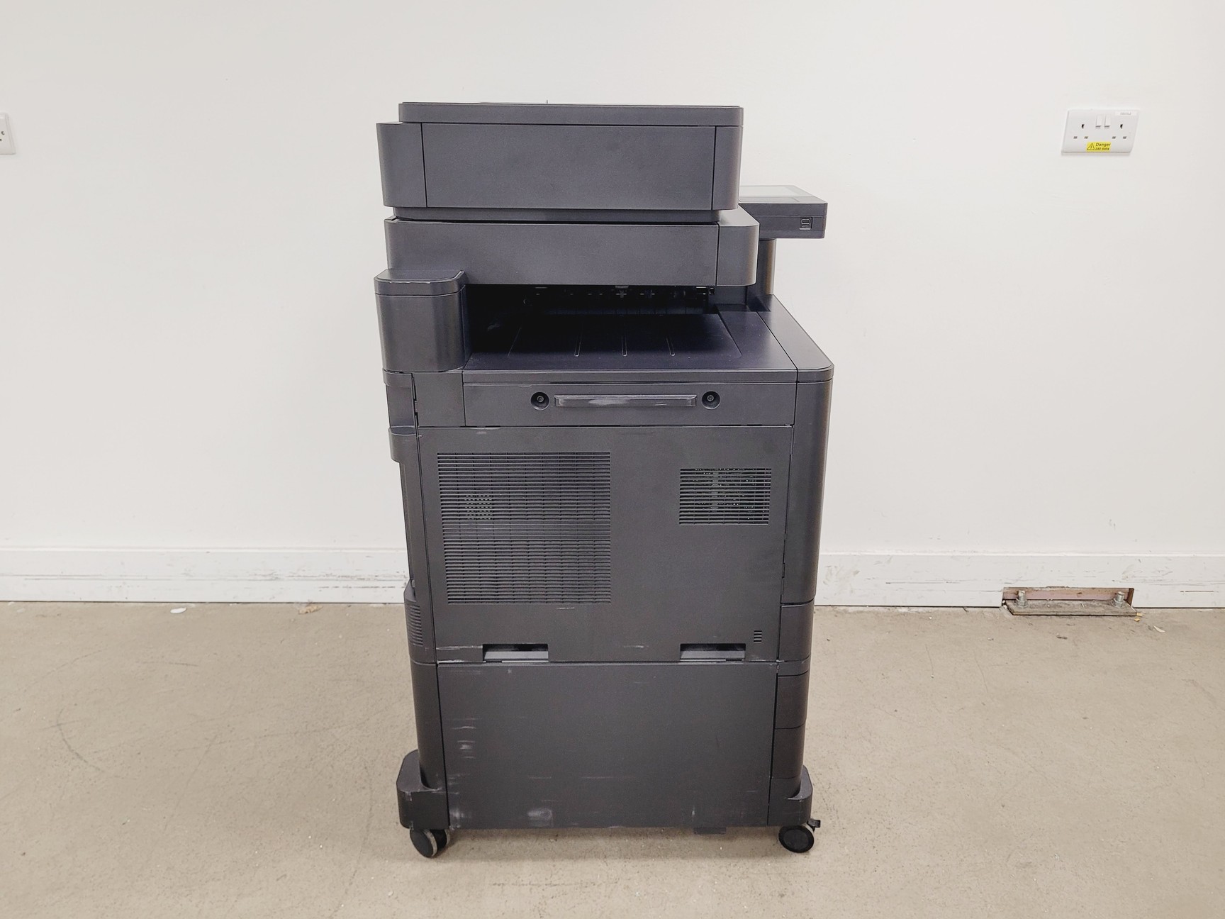 Image of HP Colour Laser Jet Flow MFP M880 Series Printer