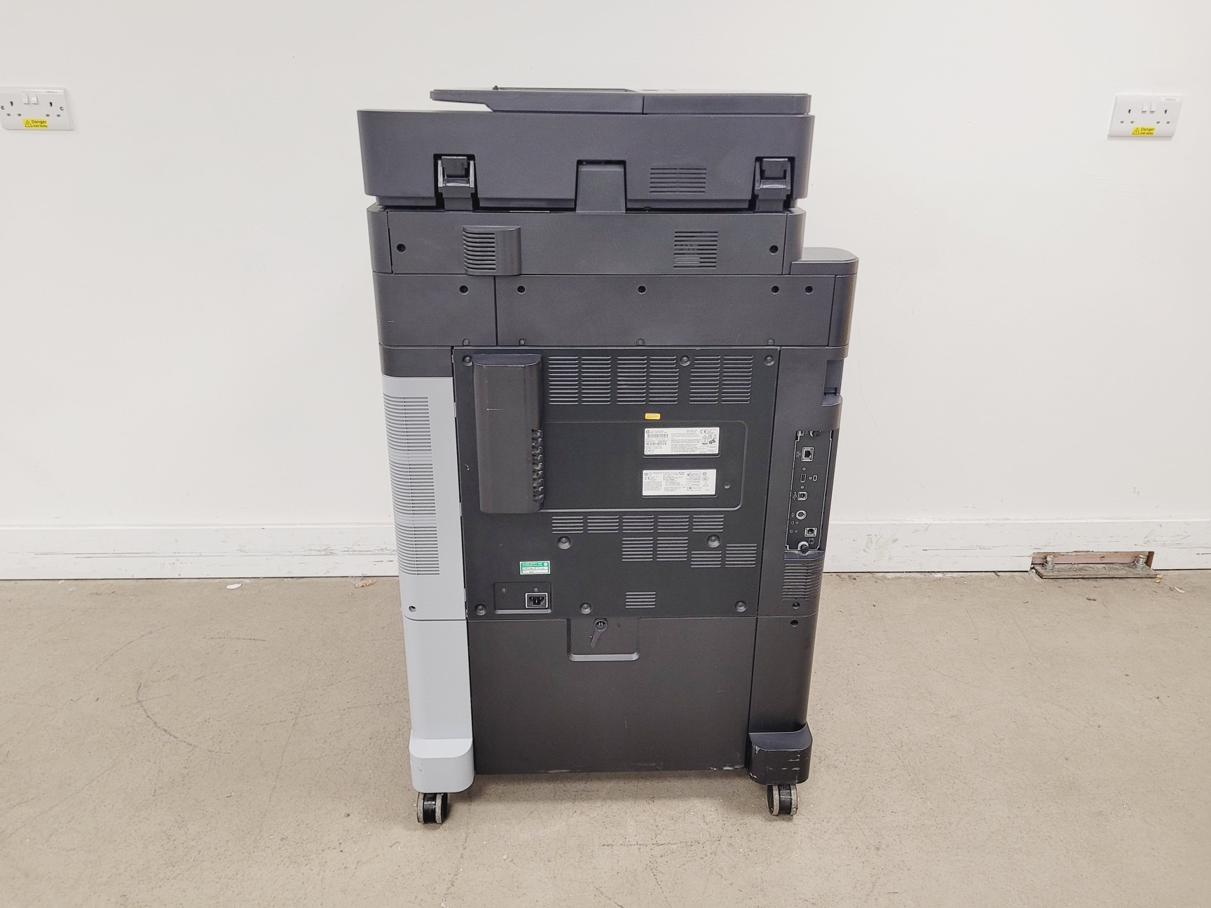 Image of HP Colour Laser Jet Flow MFP M880 Series Printer