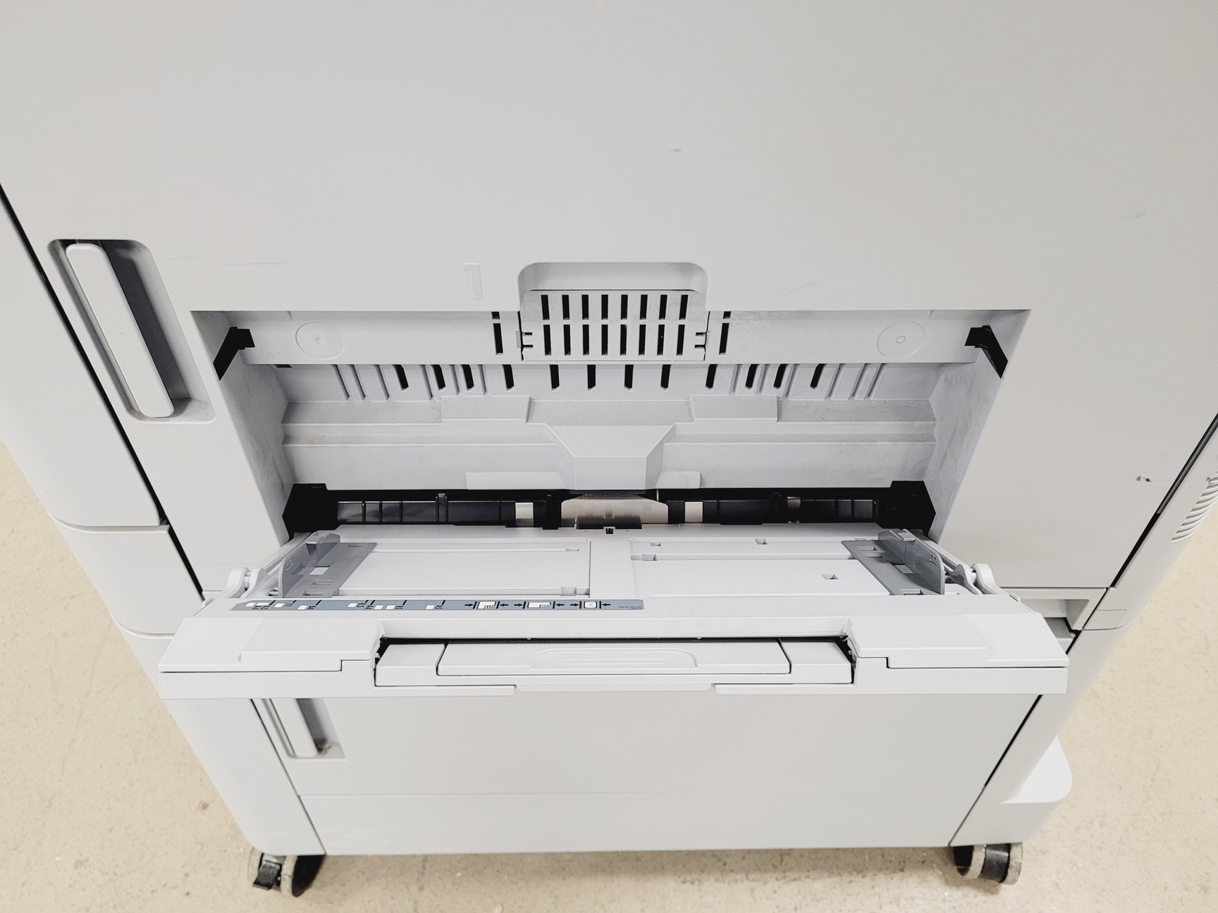 Image of HP Colour Laser Jet Flow MFP M880 Series Printer
