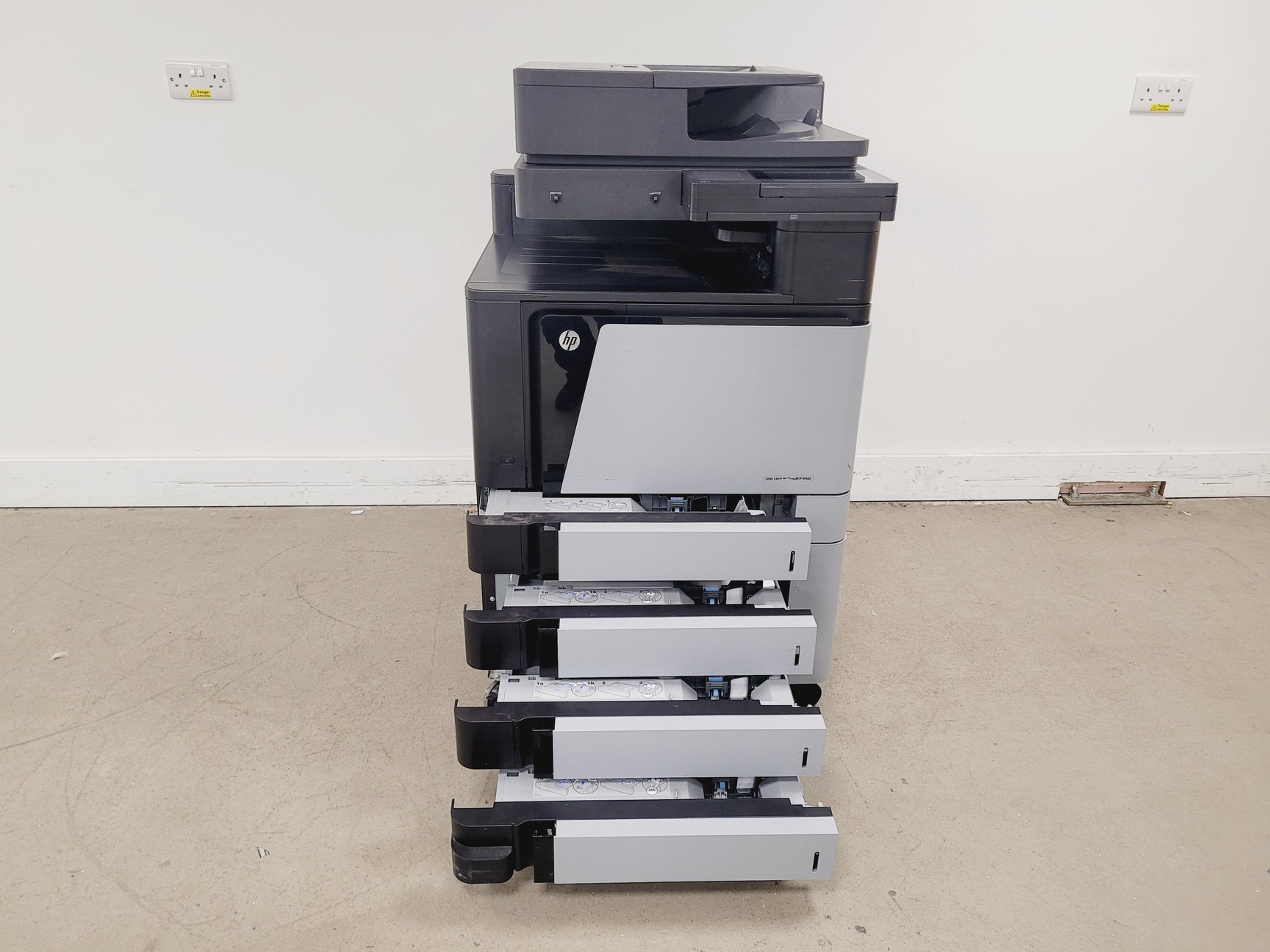 Image of HP Colour Laser Jet Flow MFP M880 Series Printer