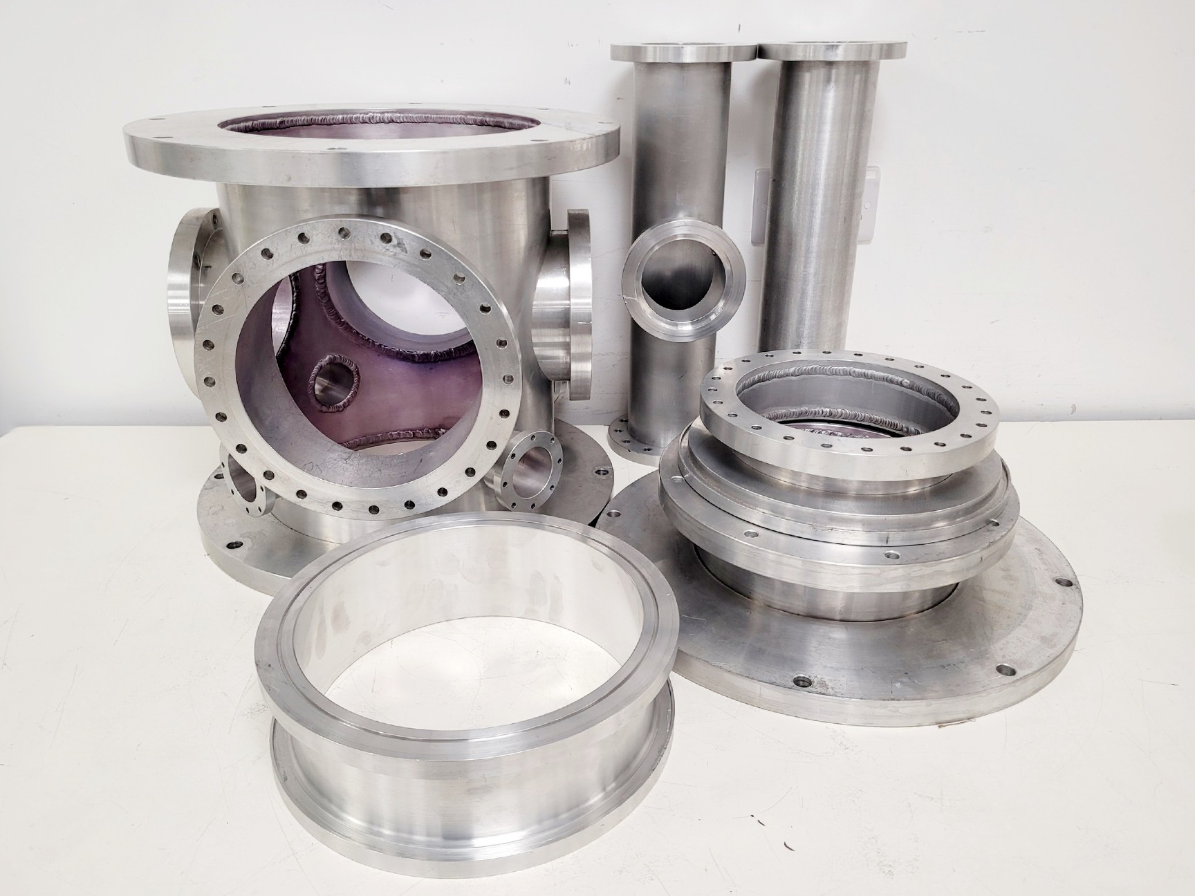 Image of Various Aluminium Chamber Components, Flanges, Viewports & Feed-Throughs 