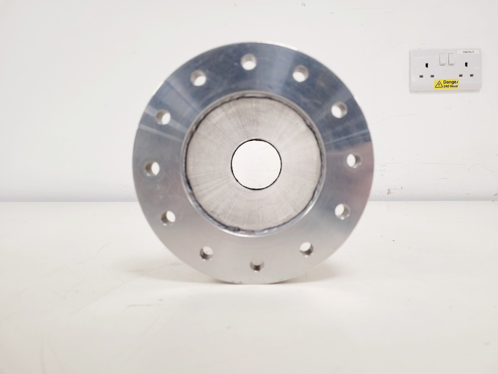 Image of Various Aluminium Chamber Components, Flanges, Viewports & Feed-Throughs 