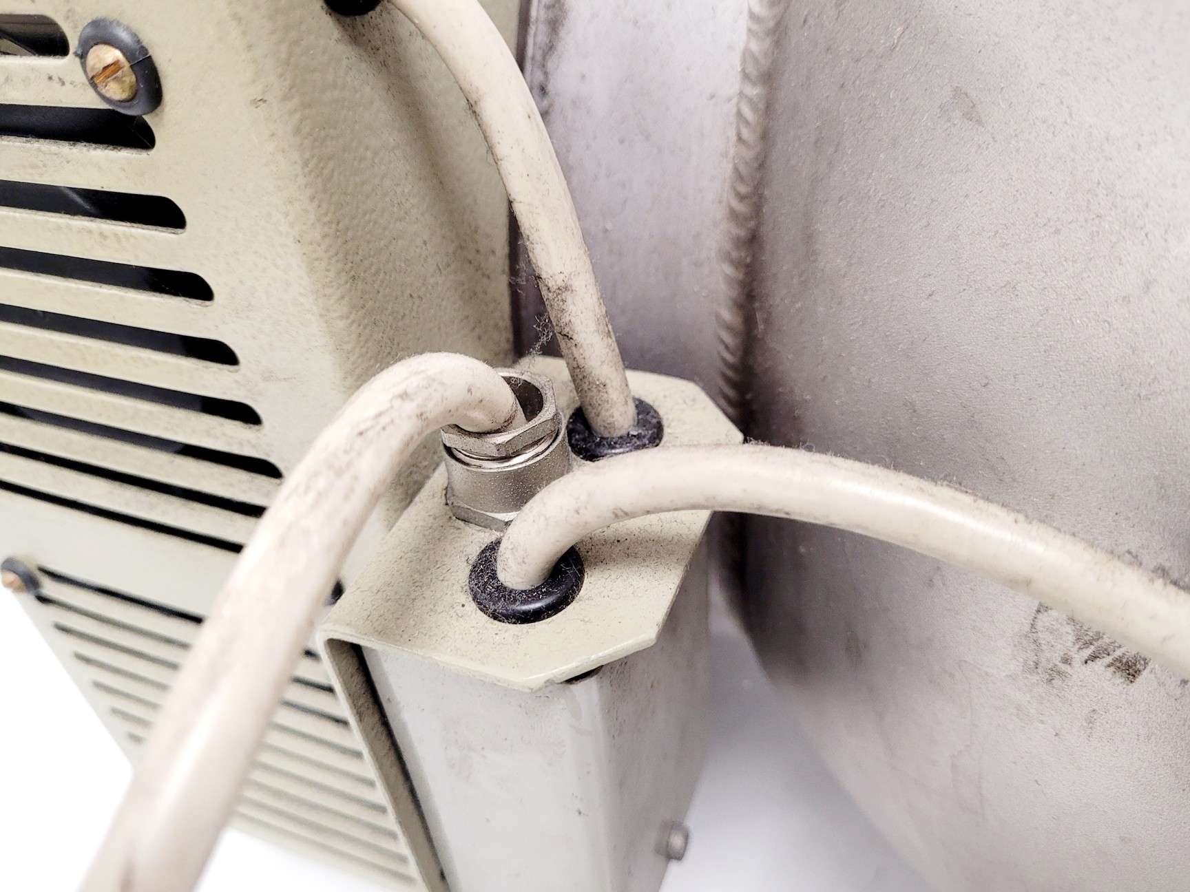 Image of Pfeiffer Twin Mechanical Turbo Pump TPH 2000 S w/ Power Supply TCP 2000