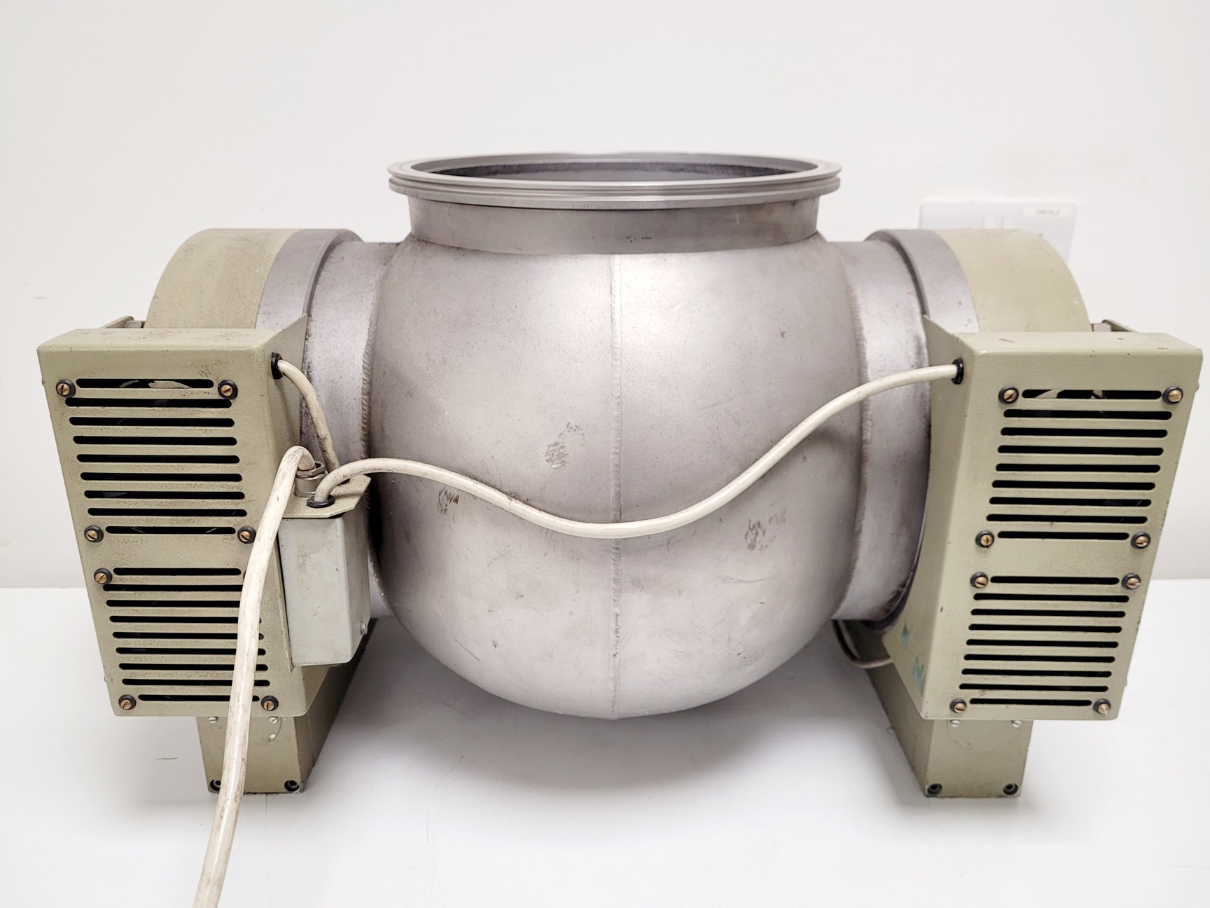 Image of Pfeiffer Twin Mechanical Turbo Pump TPH 2000 S w/ Power Supply TCP 2000