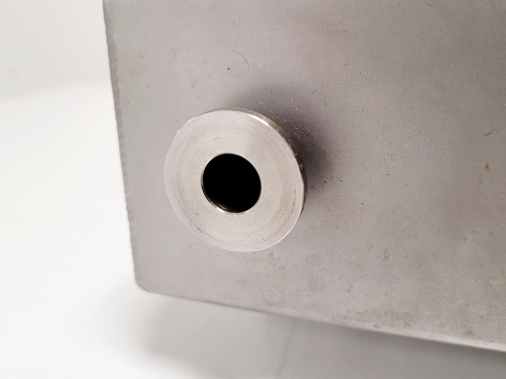 Image of Pfeiffer Twin Mechanical Turbo Pump TPH 2000 S w/ Power Supply TCP 2000