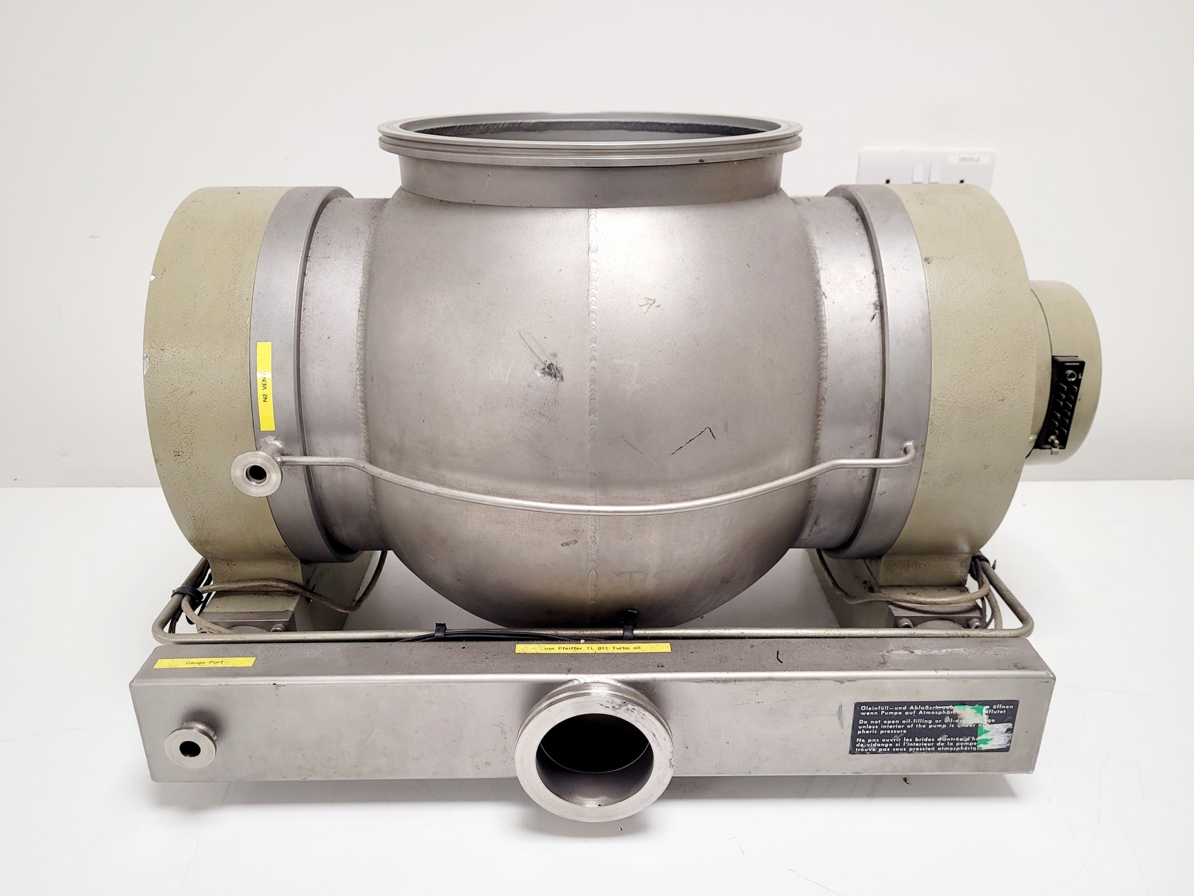 Image of Pfeiffer Twin Mechanical Turbo Pump TPH 2000 S w/ Power Supply TCP 2000