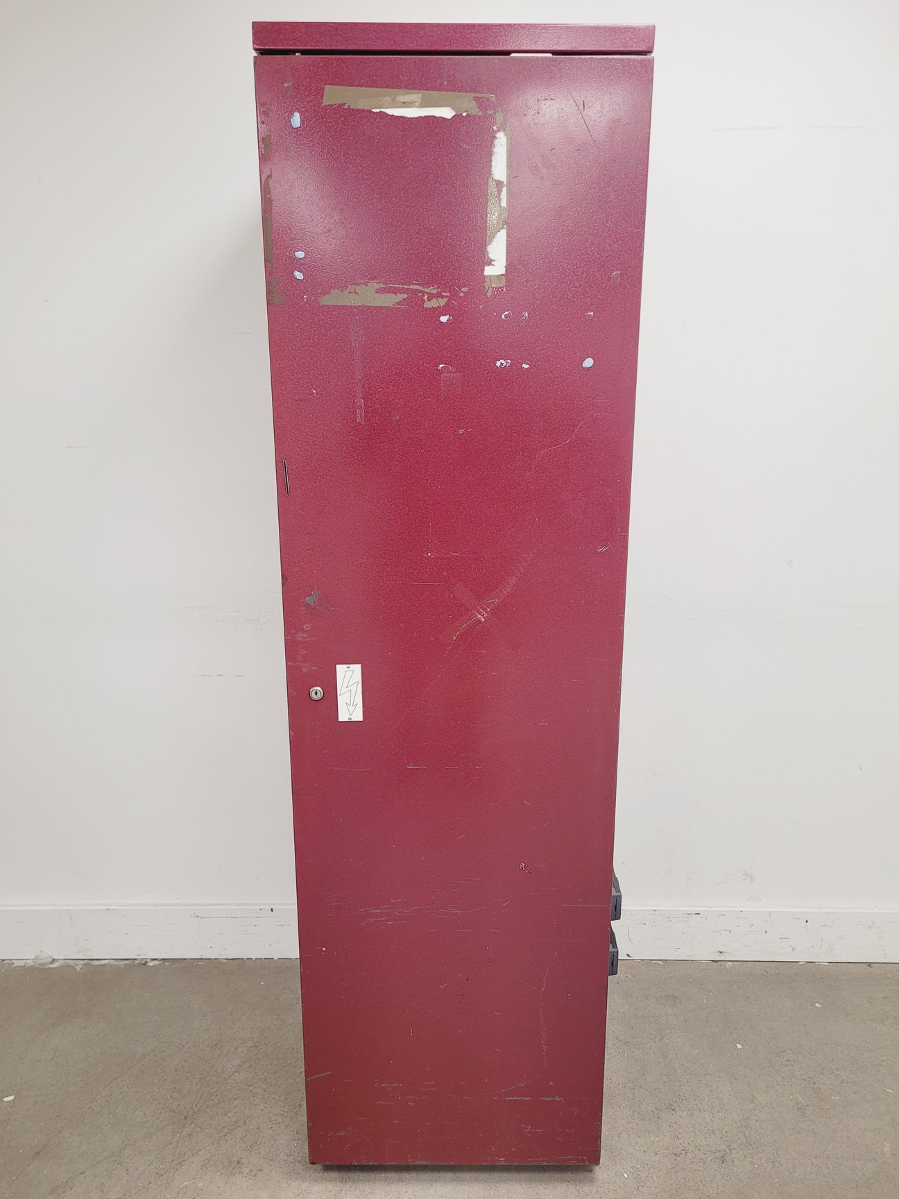 Image of Server Rack Cabinet w/ Fitted Extension Cable 64x54x190 cm (LxWxH)