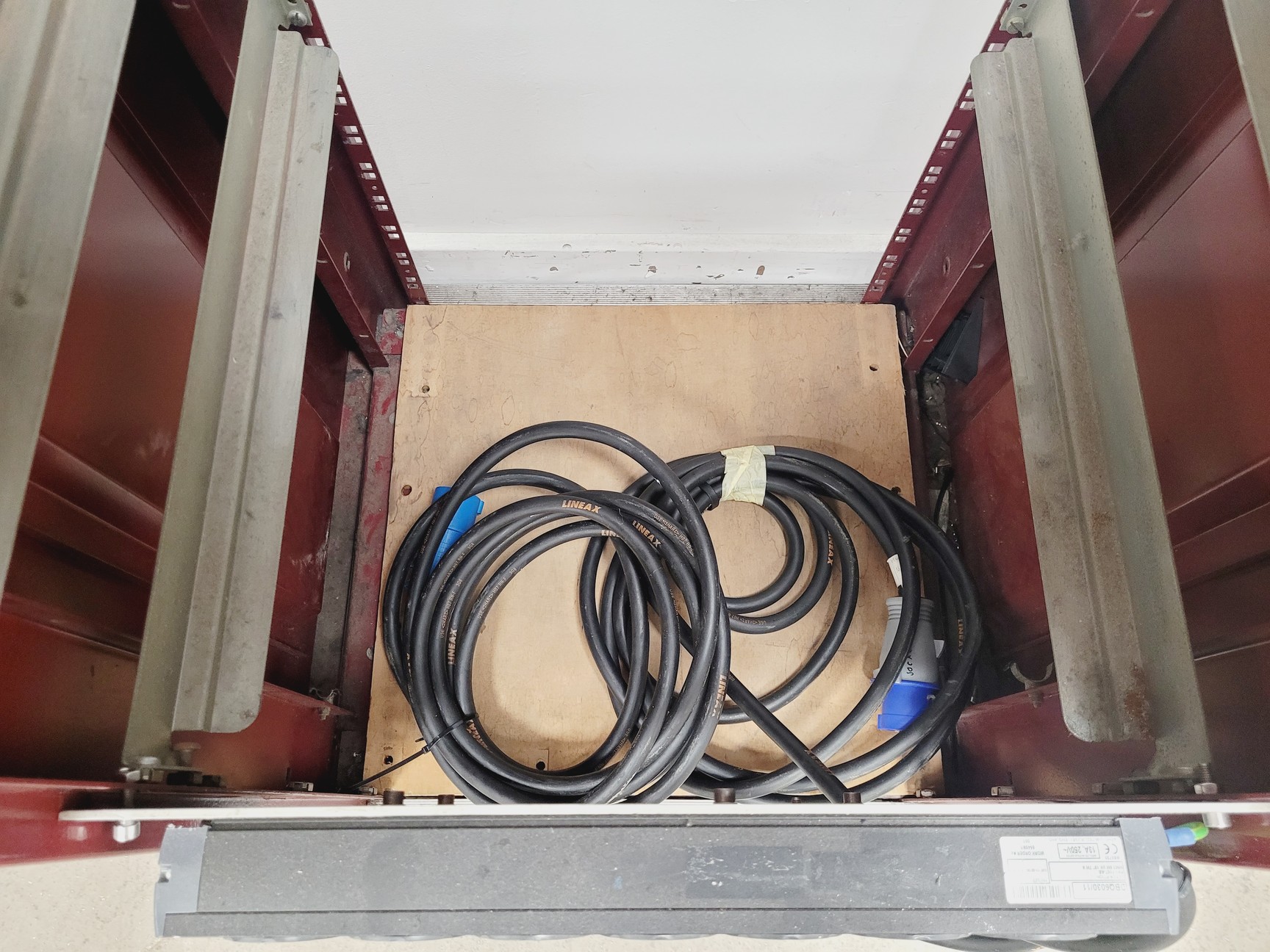 Image of Server Rack Cabinet w/ Fitted Extension Cable 64x54x190 cm (LxWxH)