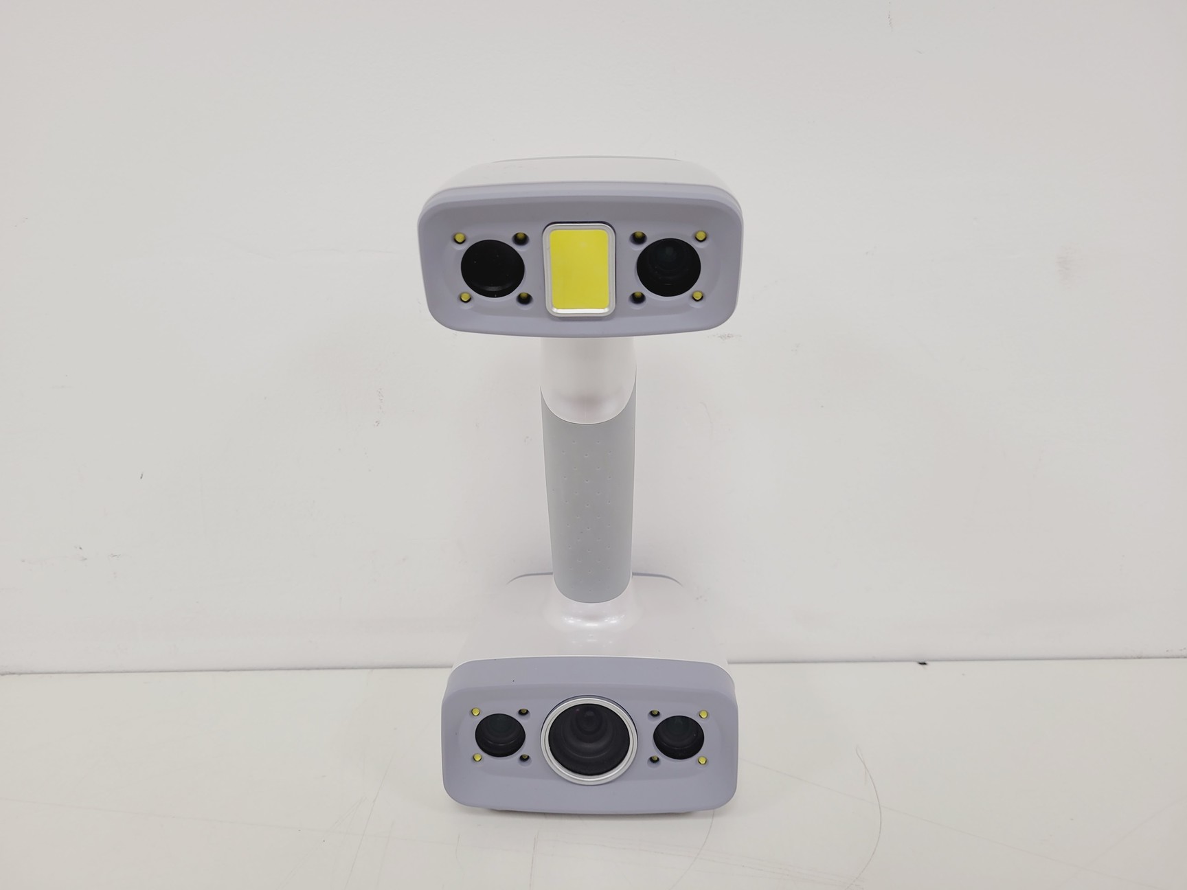 Image of EinScan HI Hybrid LED & Infrared Light Source Handhel Colour 3D Scanner