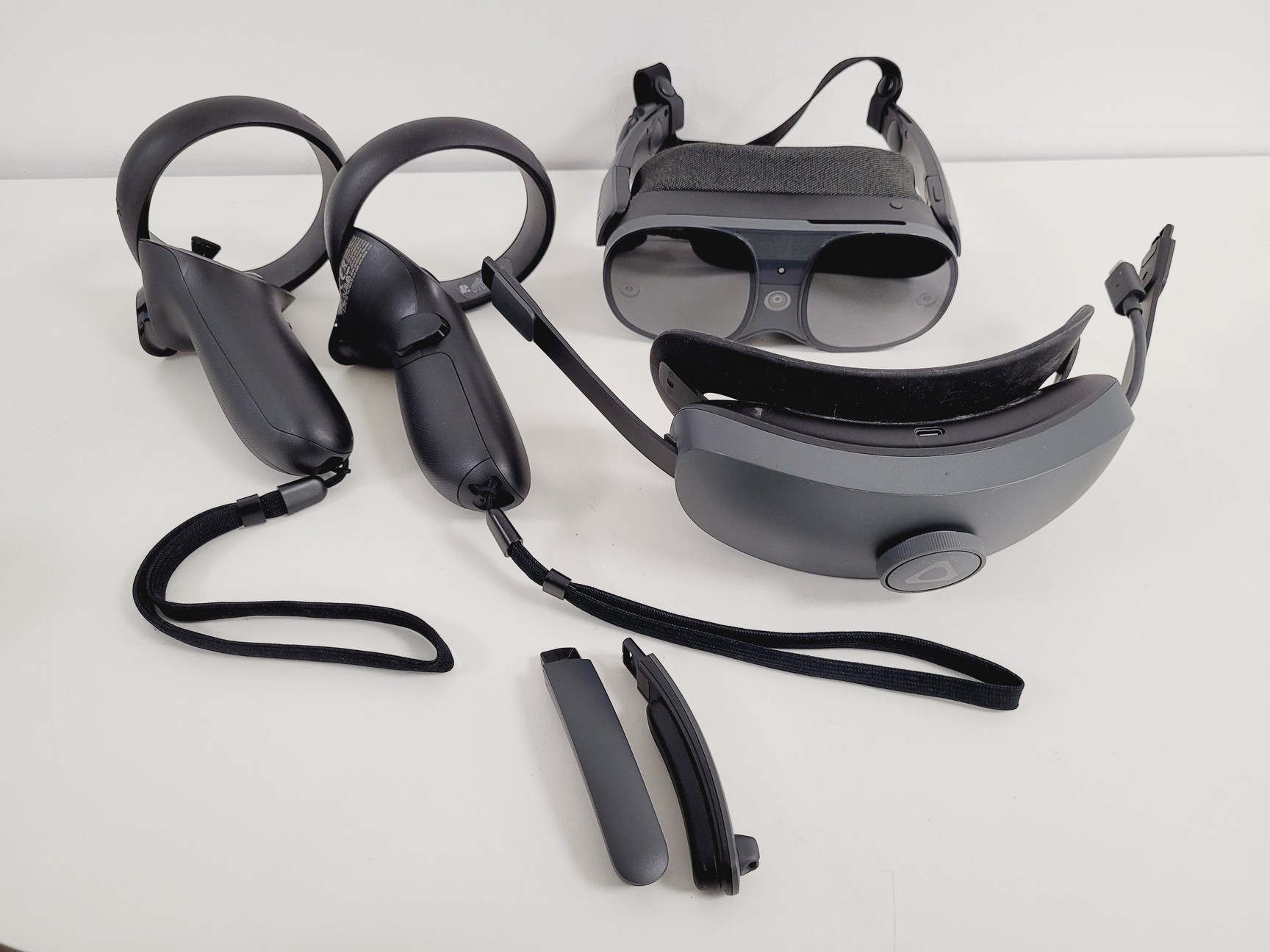 Image of HTC Vive XR Elite w/ Controllers All-In-One VR and MR System (No Box)