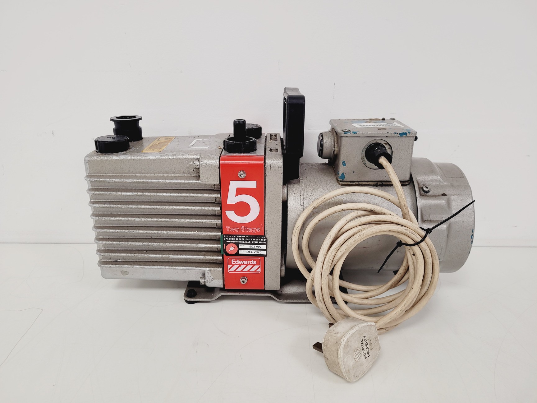 Image of Edwards Modulyo Freeze Dryer with Edwards 5 Vacuum Pump